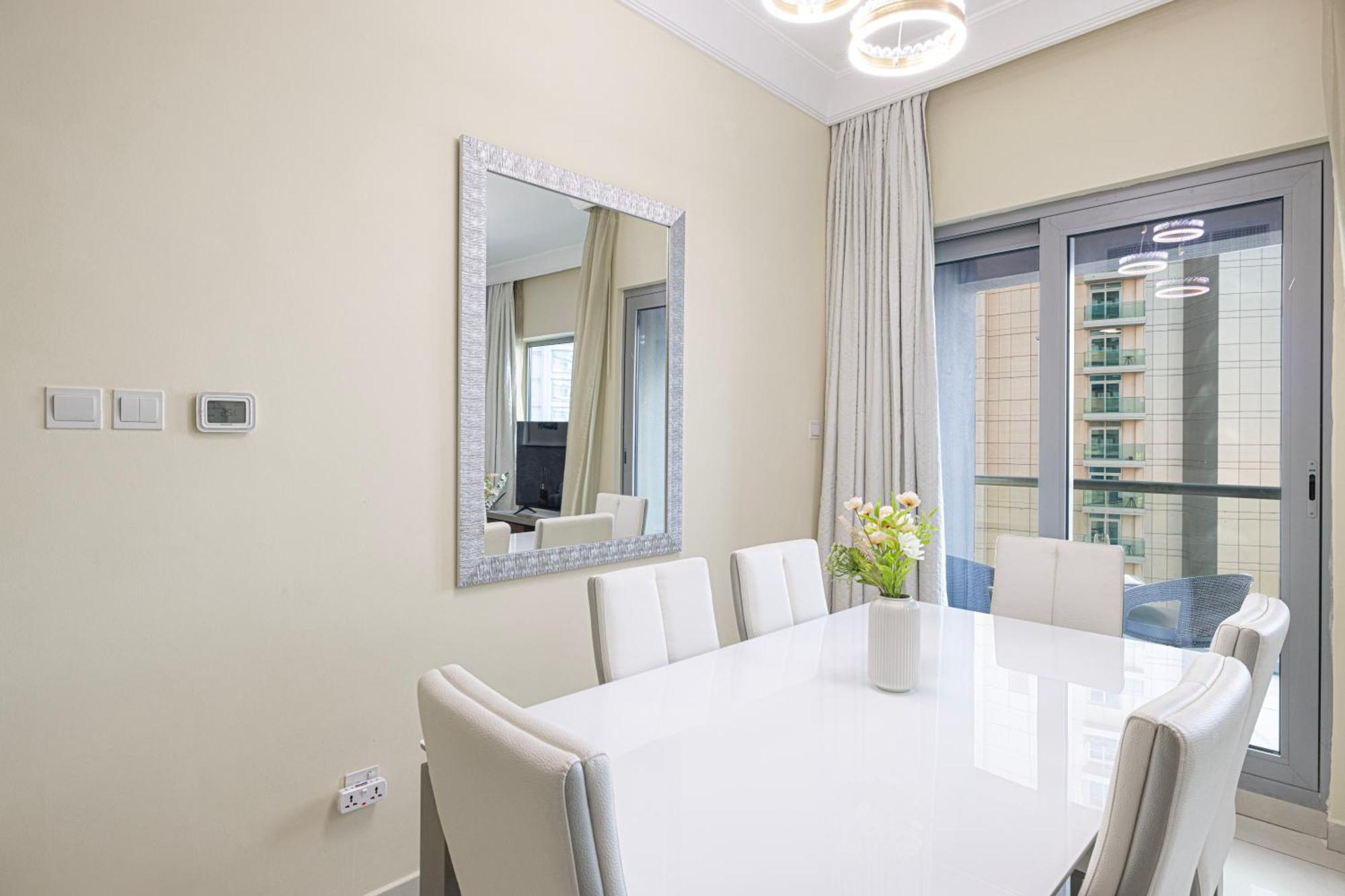 2 Minute Walk To Mall - 3 Bedroom Burj Khalifa View With Pool And *