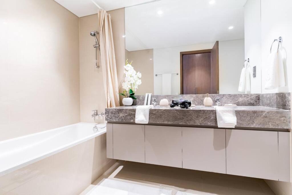 Act Two, Tower-2, 3br Dubai