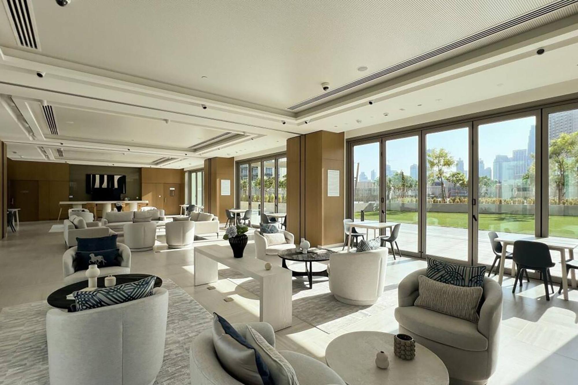 Amazing Patio Experience - Burj Khalifa View Apartment Dubai