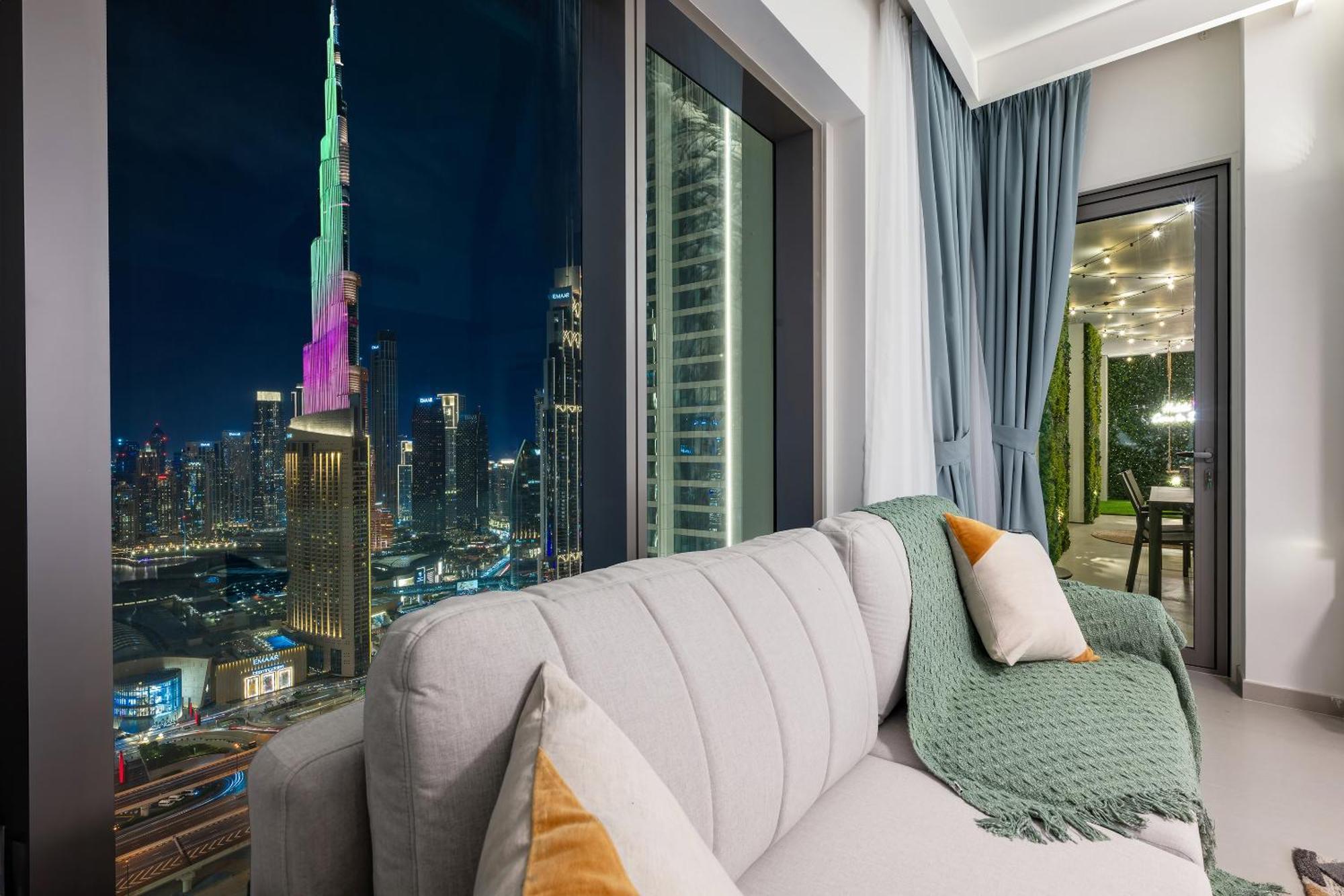 Amazing Patio Experience - Burj Khalifa View Apartment