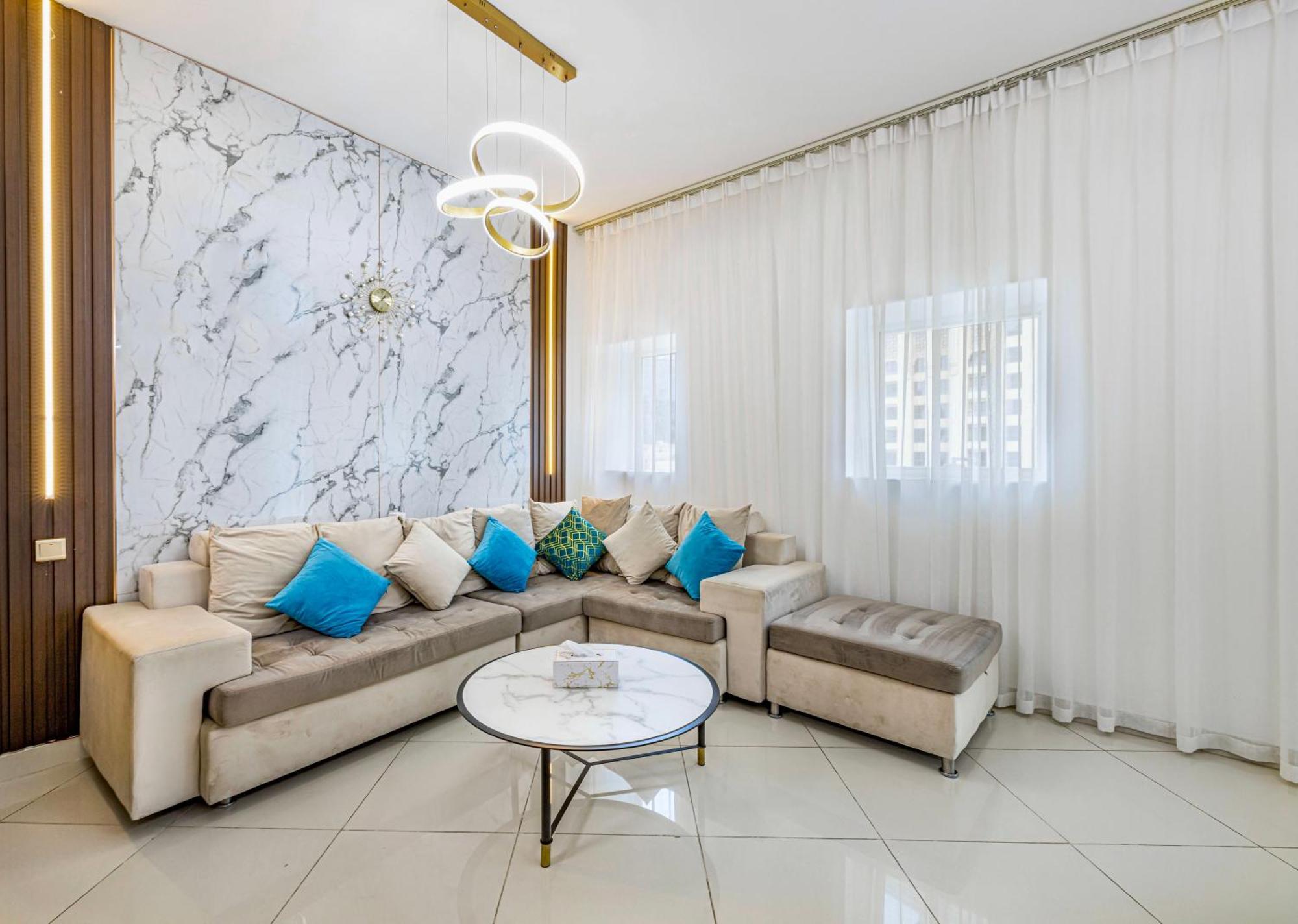 5 Star Beach Access Serviced Apartment: Marina Heart Apartment *