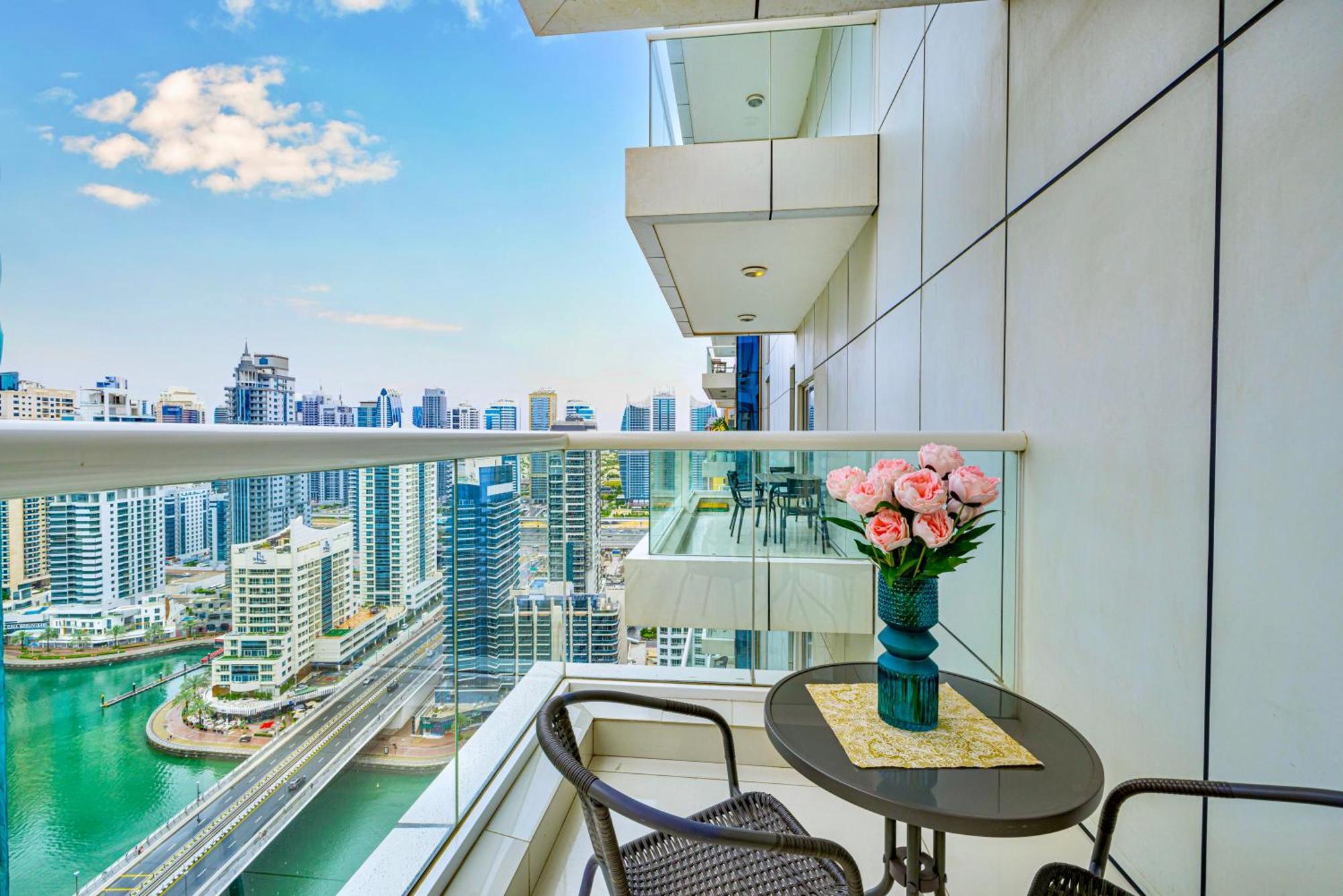 Apartment 5 Star Beach Access Serviced Apartment: Marina Heart *