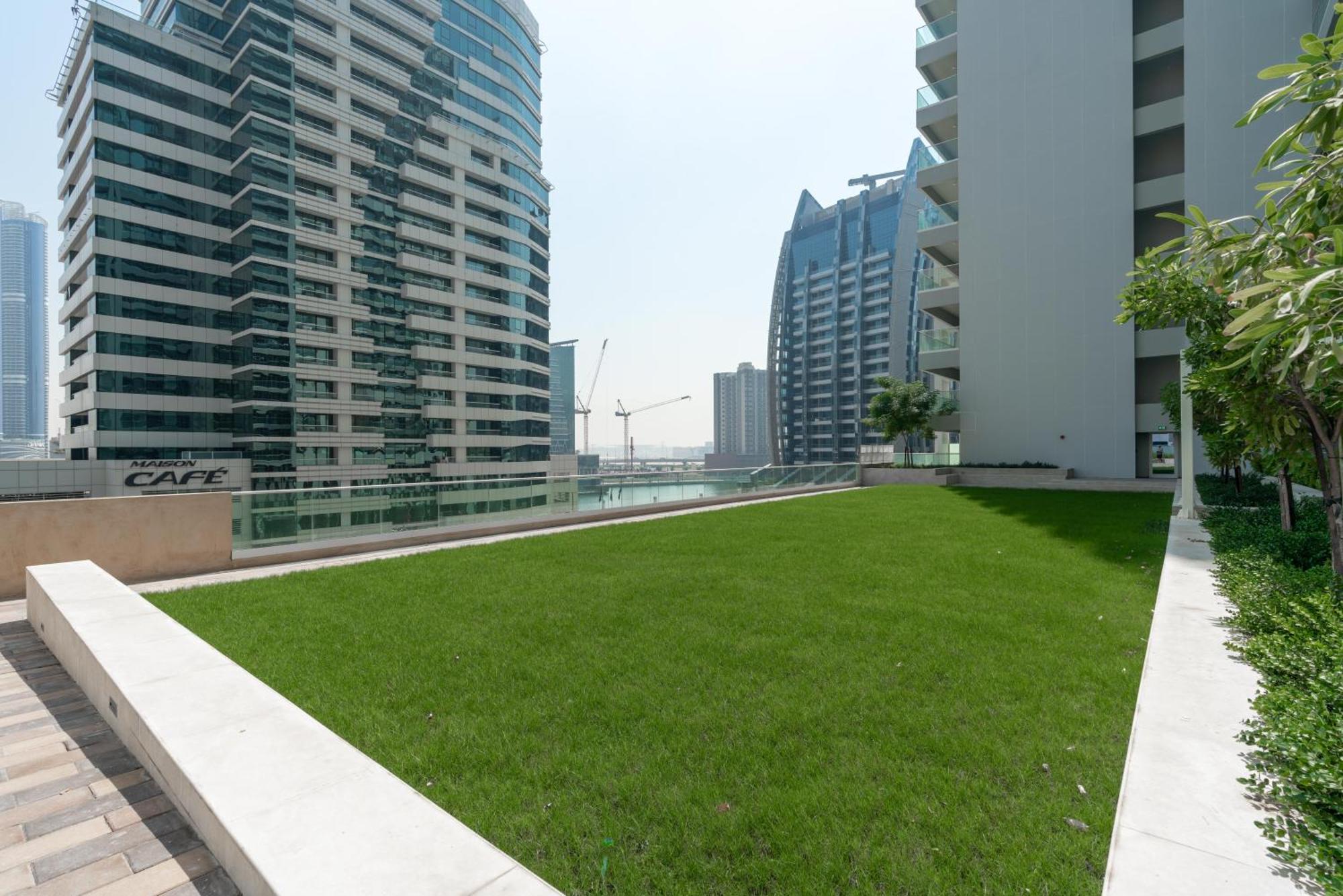 Relaxing 2br At Vera Residences Apartment