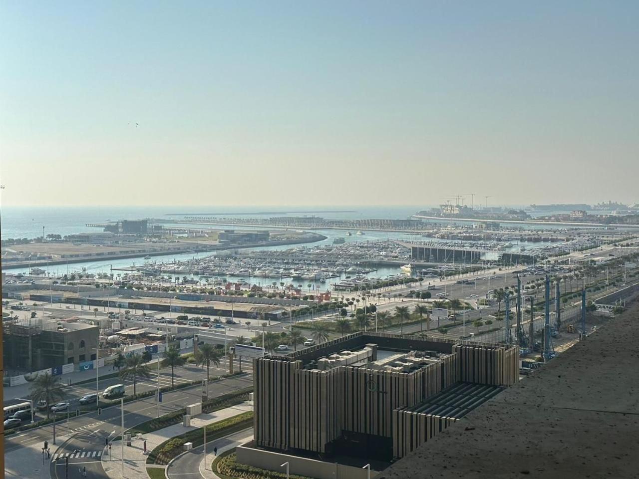 In The Luxury Marina Crown Tower Walk To Barasti