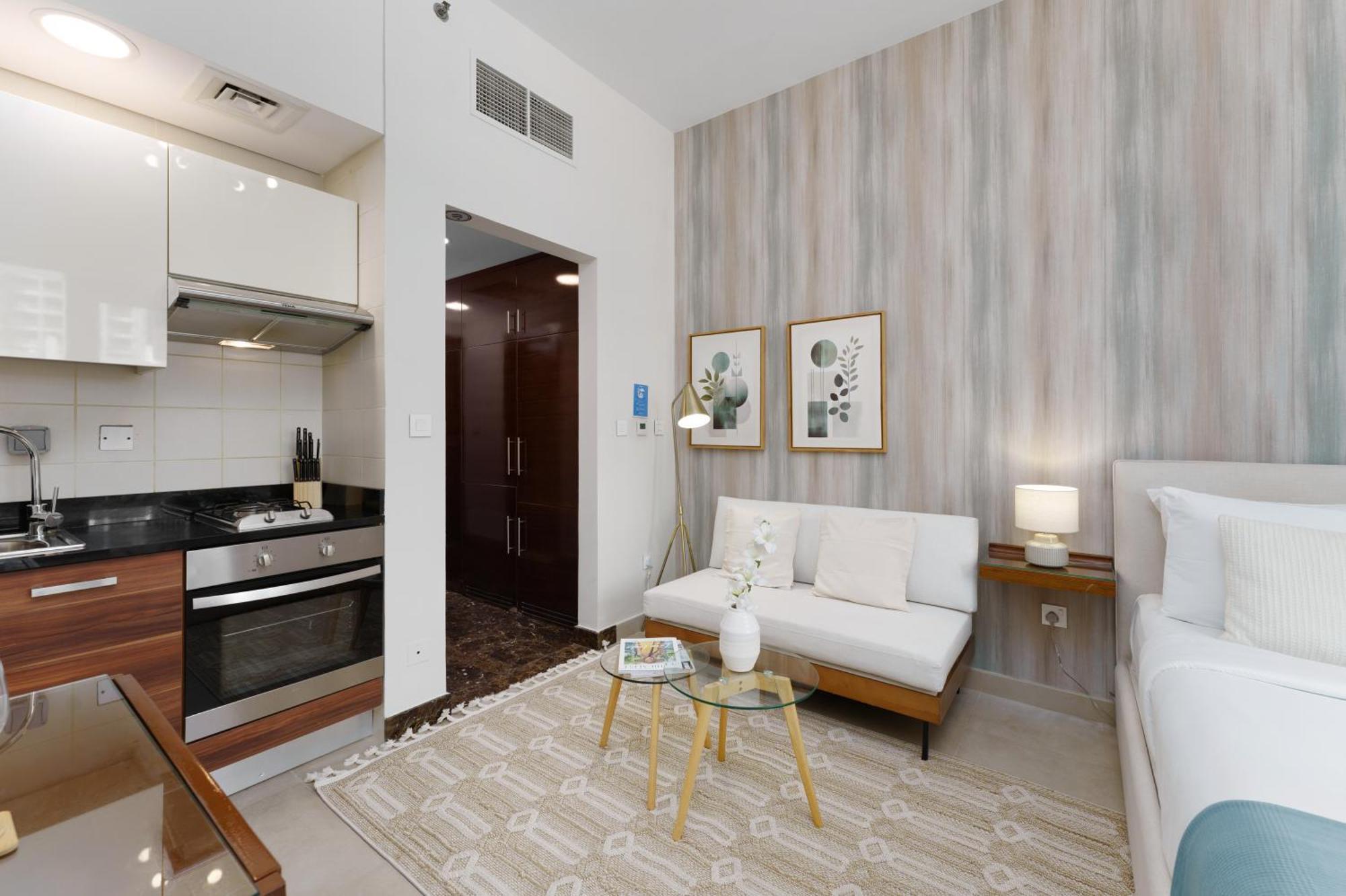 Breezy In Sparkle Tower Jbr By Suiteable *