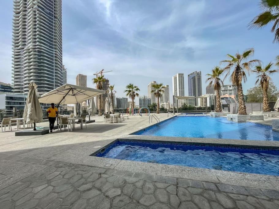 Breezy In Sparkle Tower Jbr By Suiteable Apartment Dubai