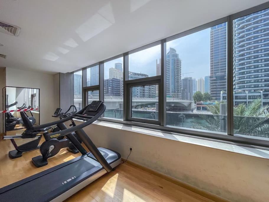 Breezy In Sparkle Tower Jbr By Suiteable Apartment