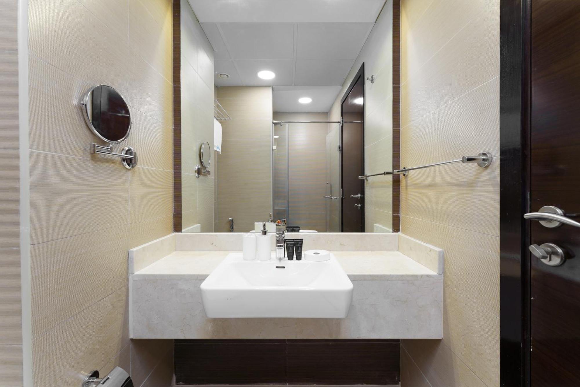 Apartment Breezy In Sparkle Tower Jbr By Suiteable