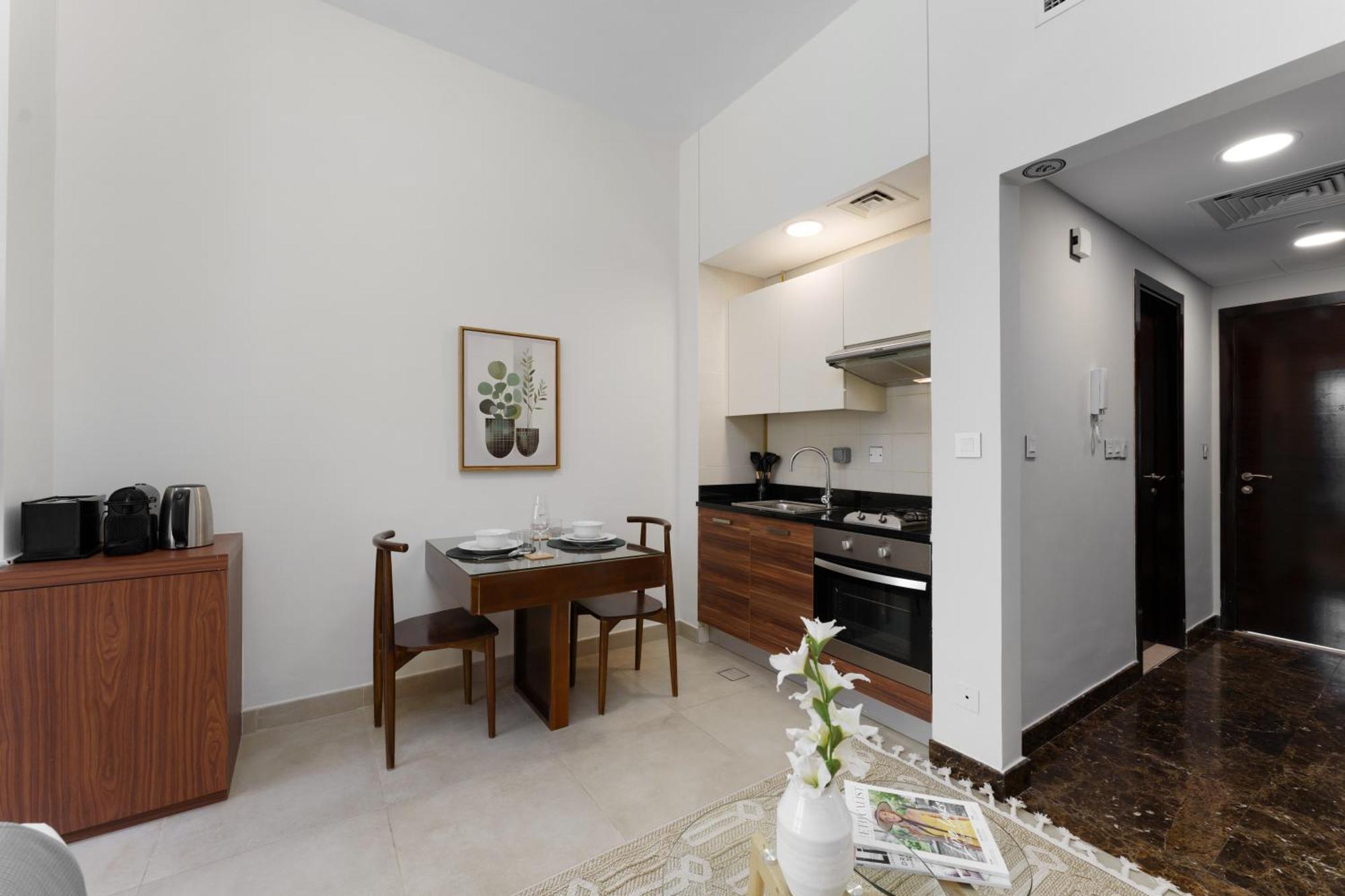 Apartment Breezy In Sparkle Tower Jbr By Suiteable *