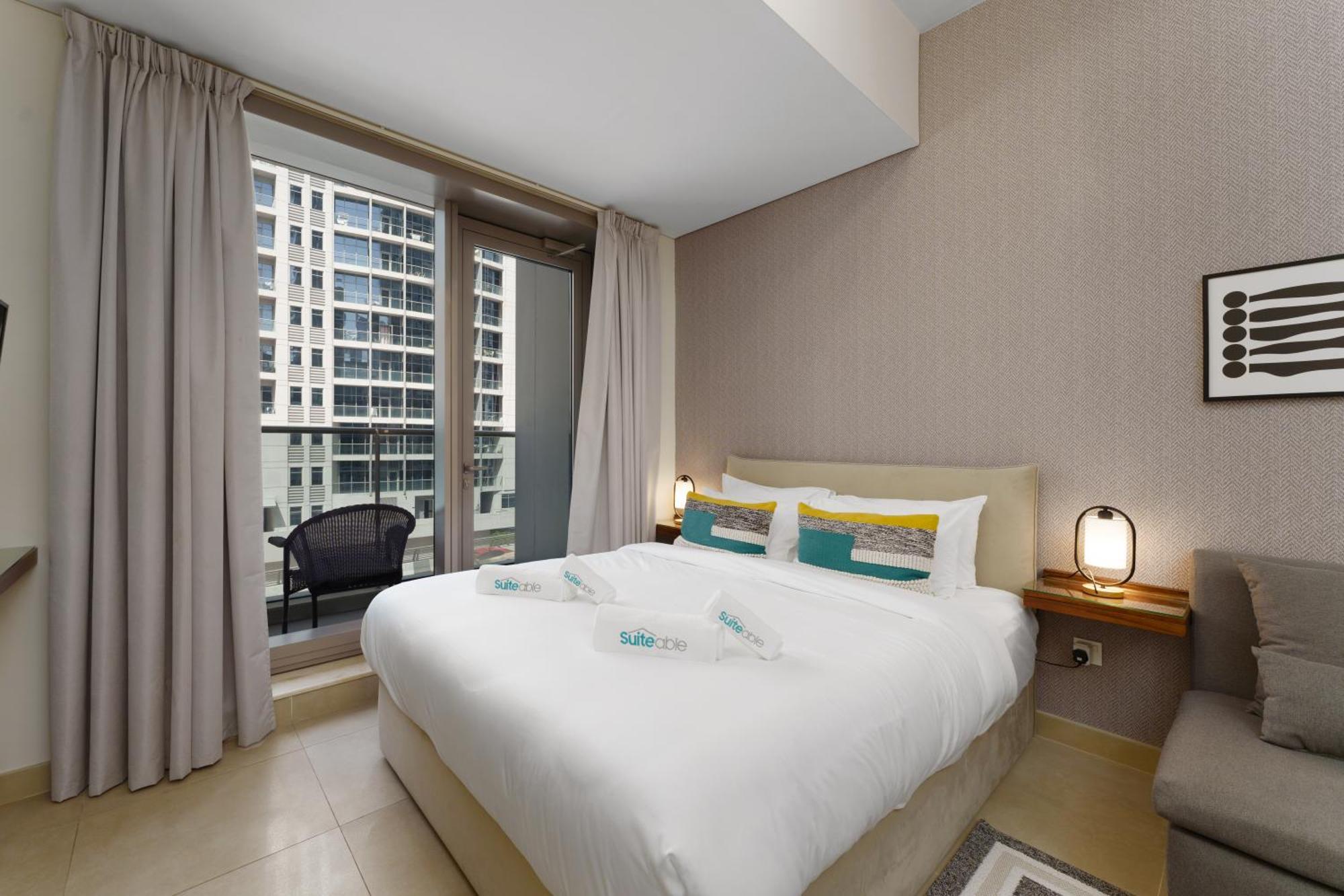 In Sparkle Tower Few Mins From The Apartment *