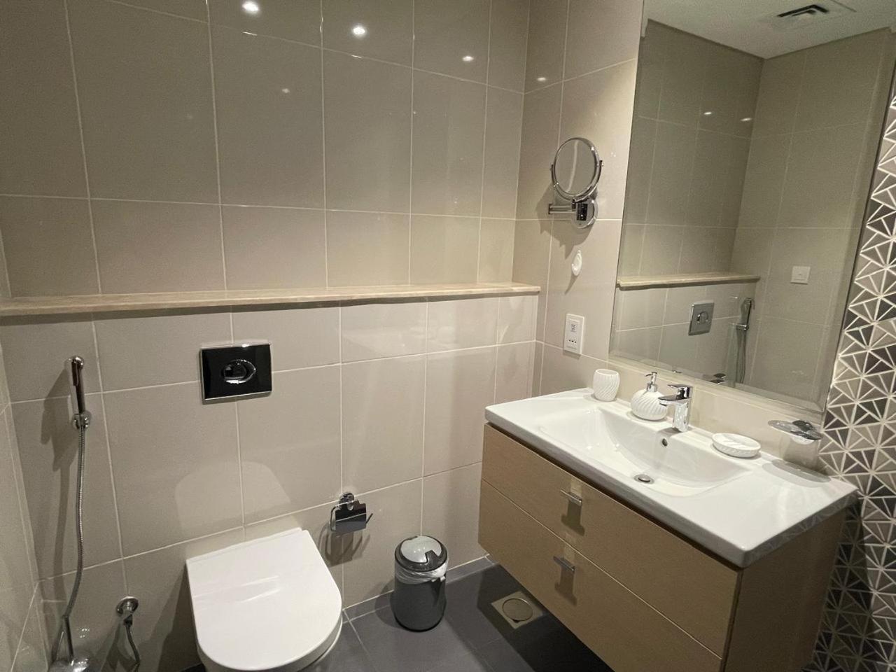 Apartment 1br Golf & Pool View Amenities *