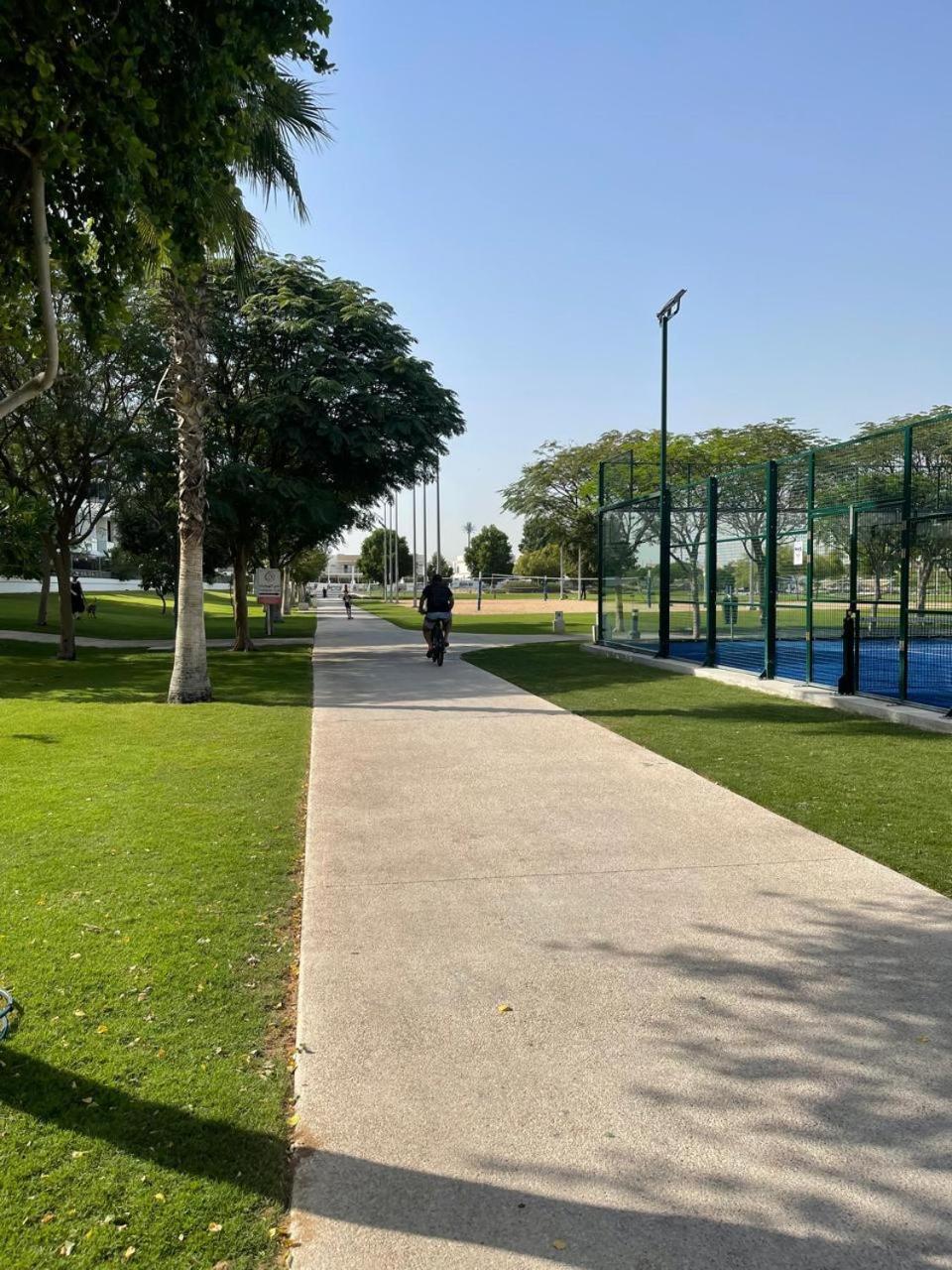 1br Golf & Pool View Amenities Apartment Dubai