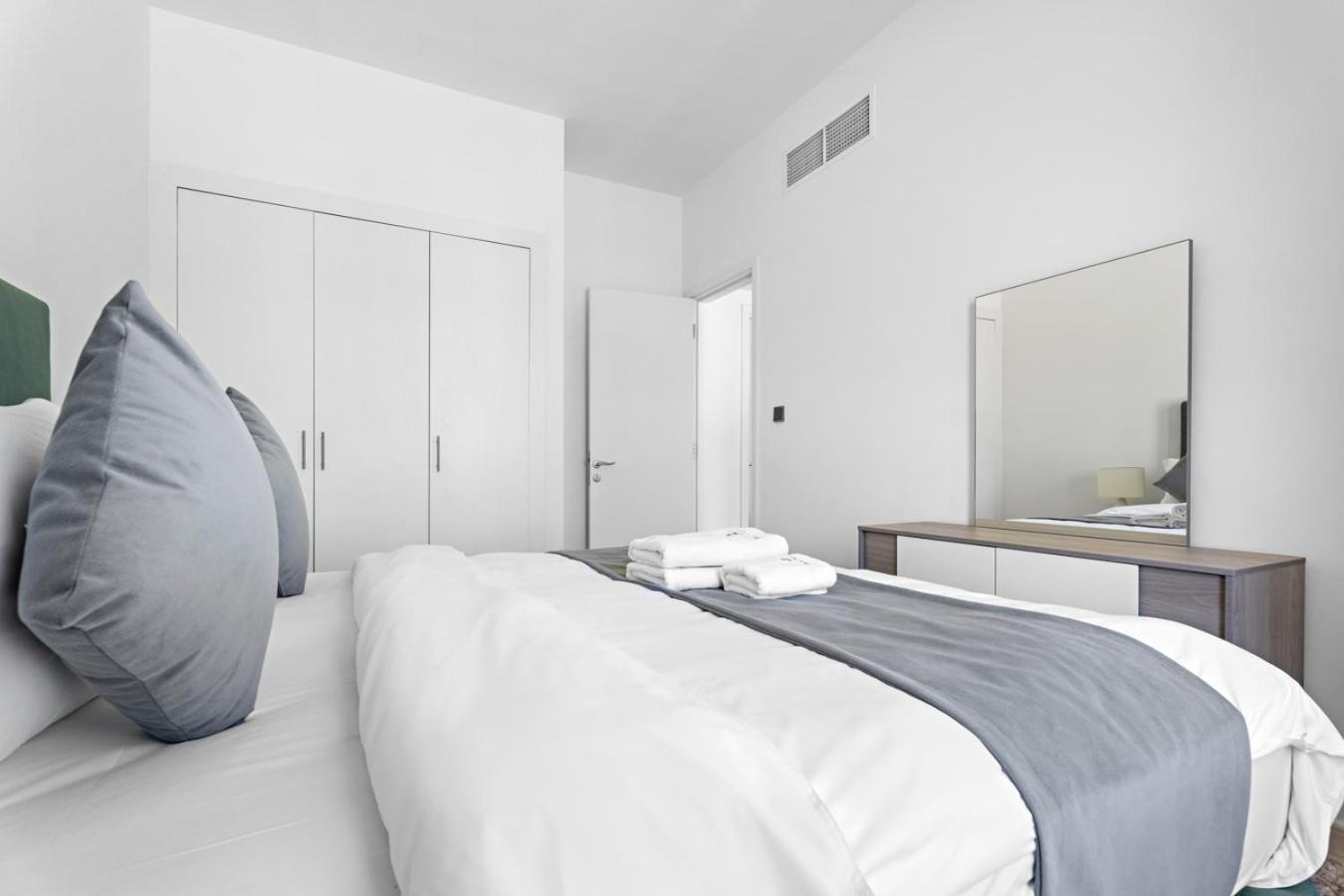 Apartment Whole 3 Bedroom With Maids Room House - The Springs - Privat Garden *