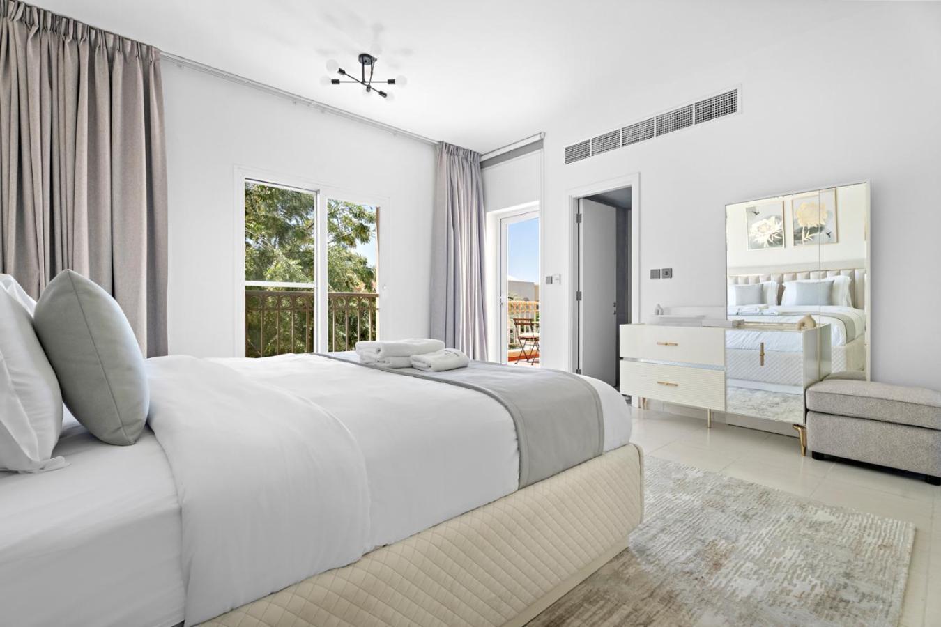Whole 3 Bedroom With Maids Room House - The Springs - Privat Garden * Dubai
