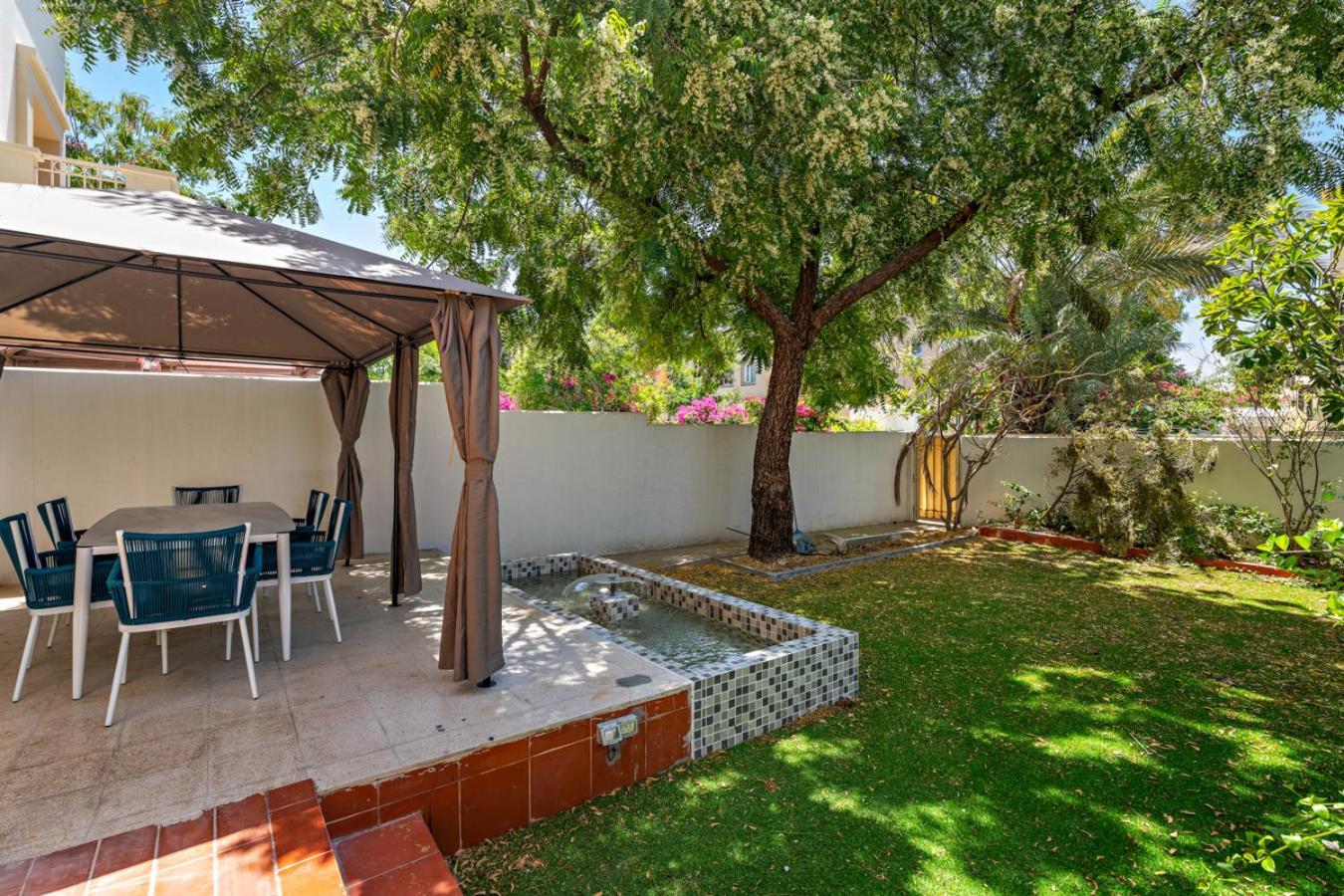 Apartment Whole 3 Bedroom With Maids Room House - The Springs - Privat Garden Dubai