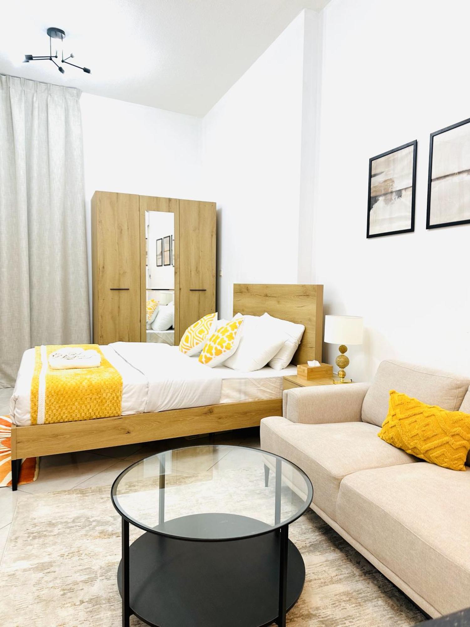 Elegant Studio: Your Perfect In Apartment *