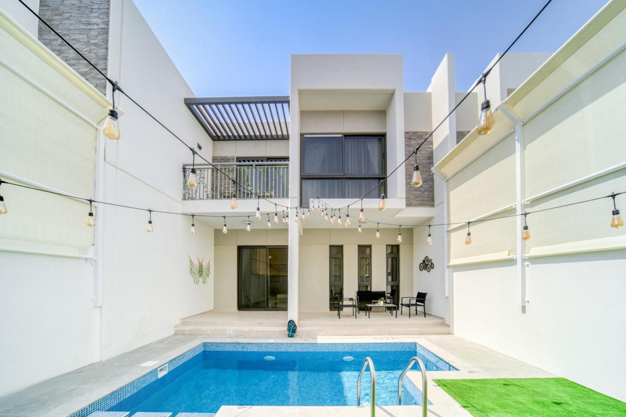 Damac Hills Ll - Stunning 4 Bedrooms With Private Pool At Land Villa