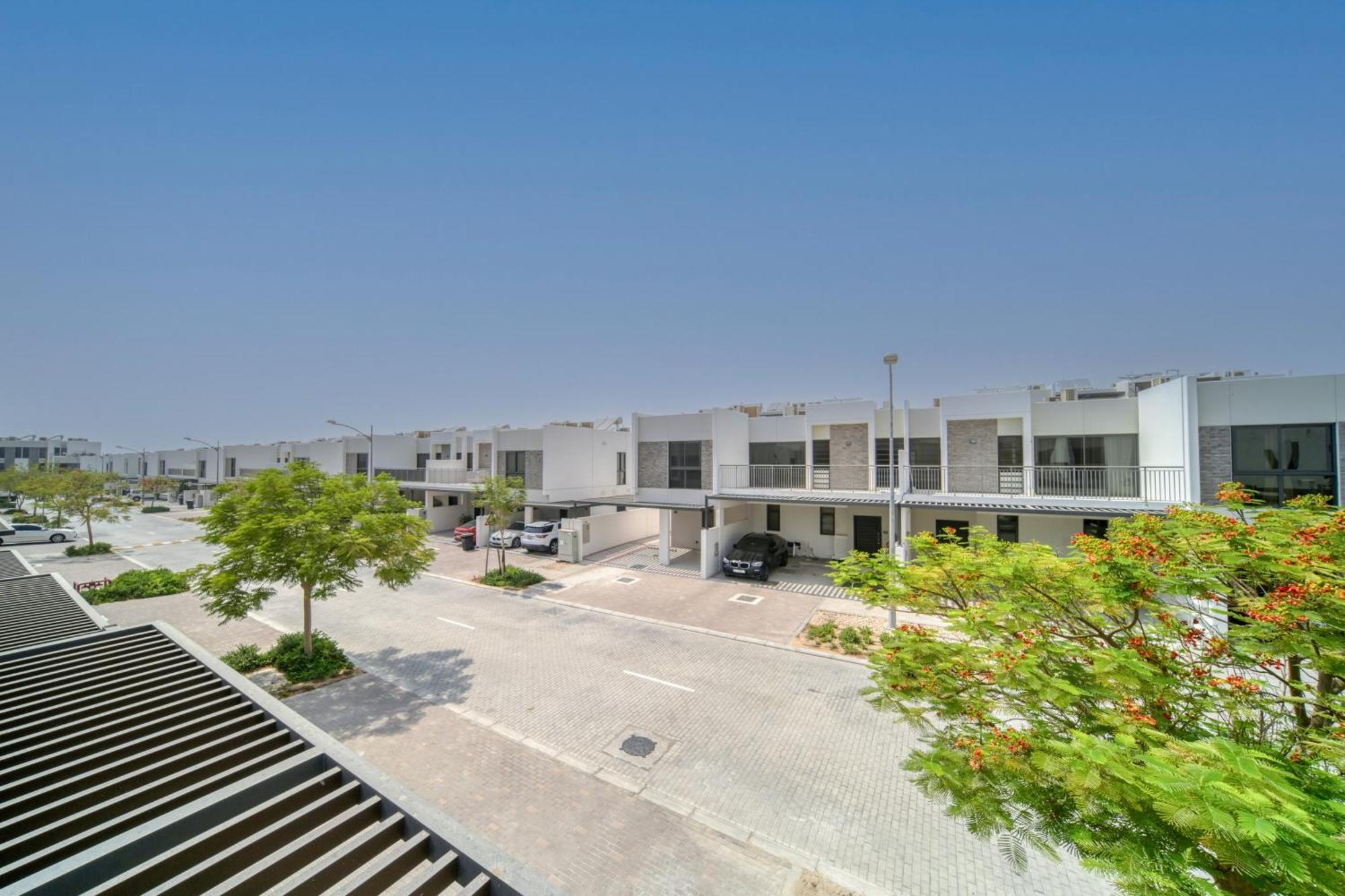 Damac Hills Ll - Stunning 4 Bedrooms With Private Pool At Land
