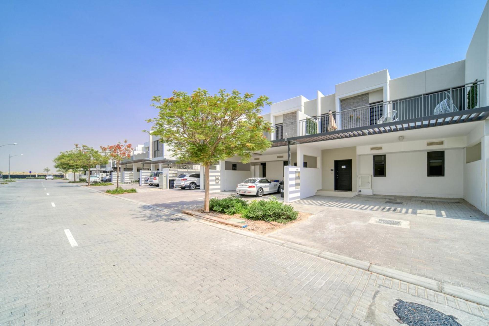 Damac Hills Ll - Stunning 4 Bedrooms With Private Pool At Land Villa