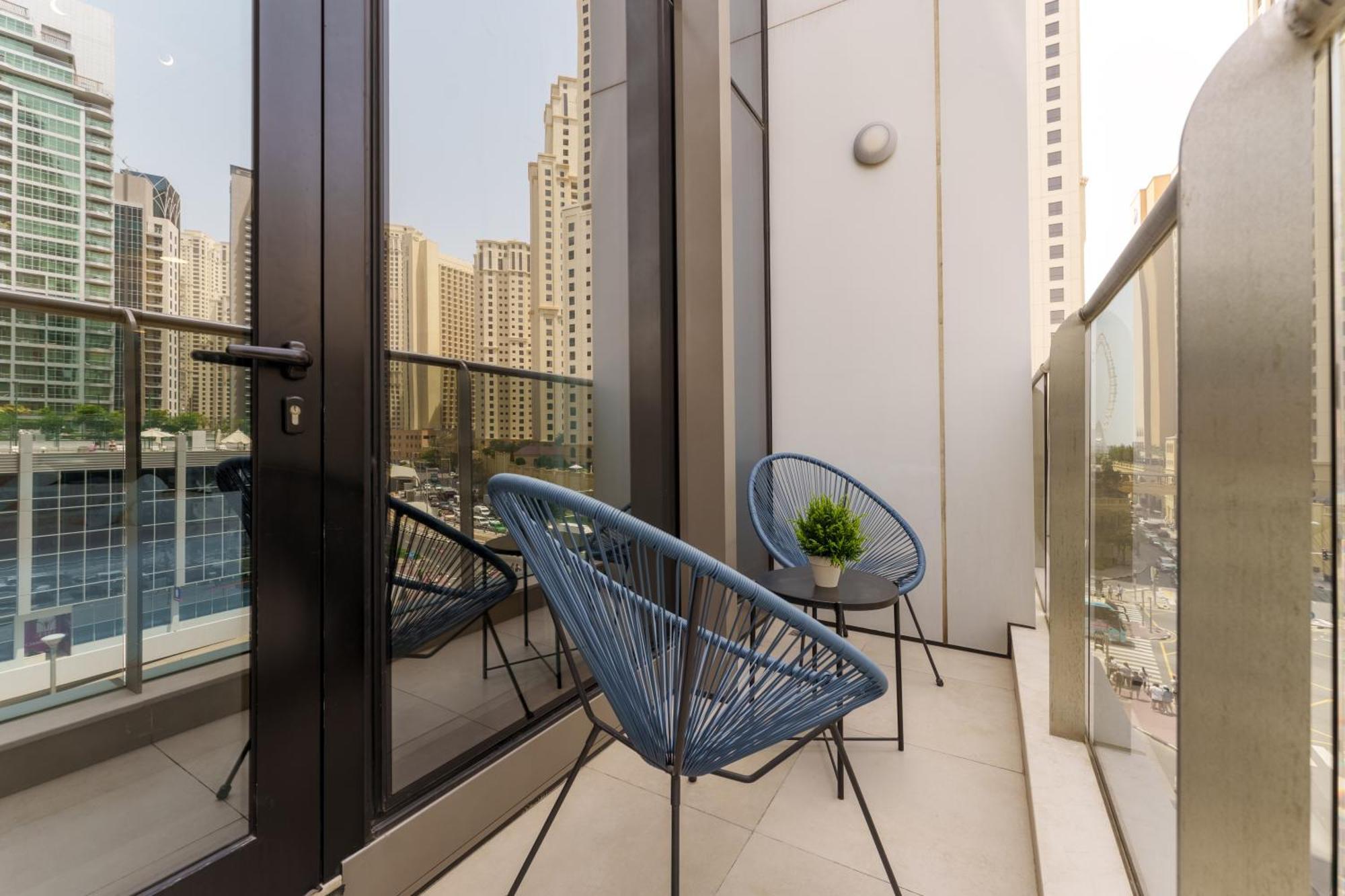 Elevated Living In Sparkle Tower- Suiteable *