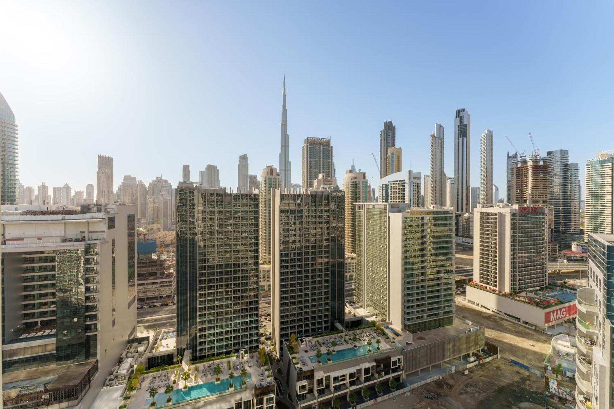Apartment Contemporary With Burj Khalifa View Dubai