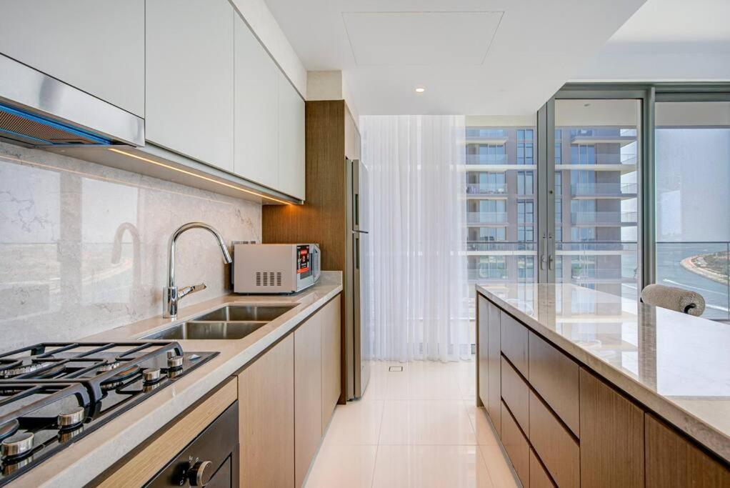 Luxury 4br Full Seaview Apartment Dubai