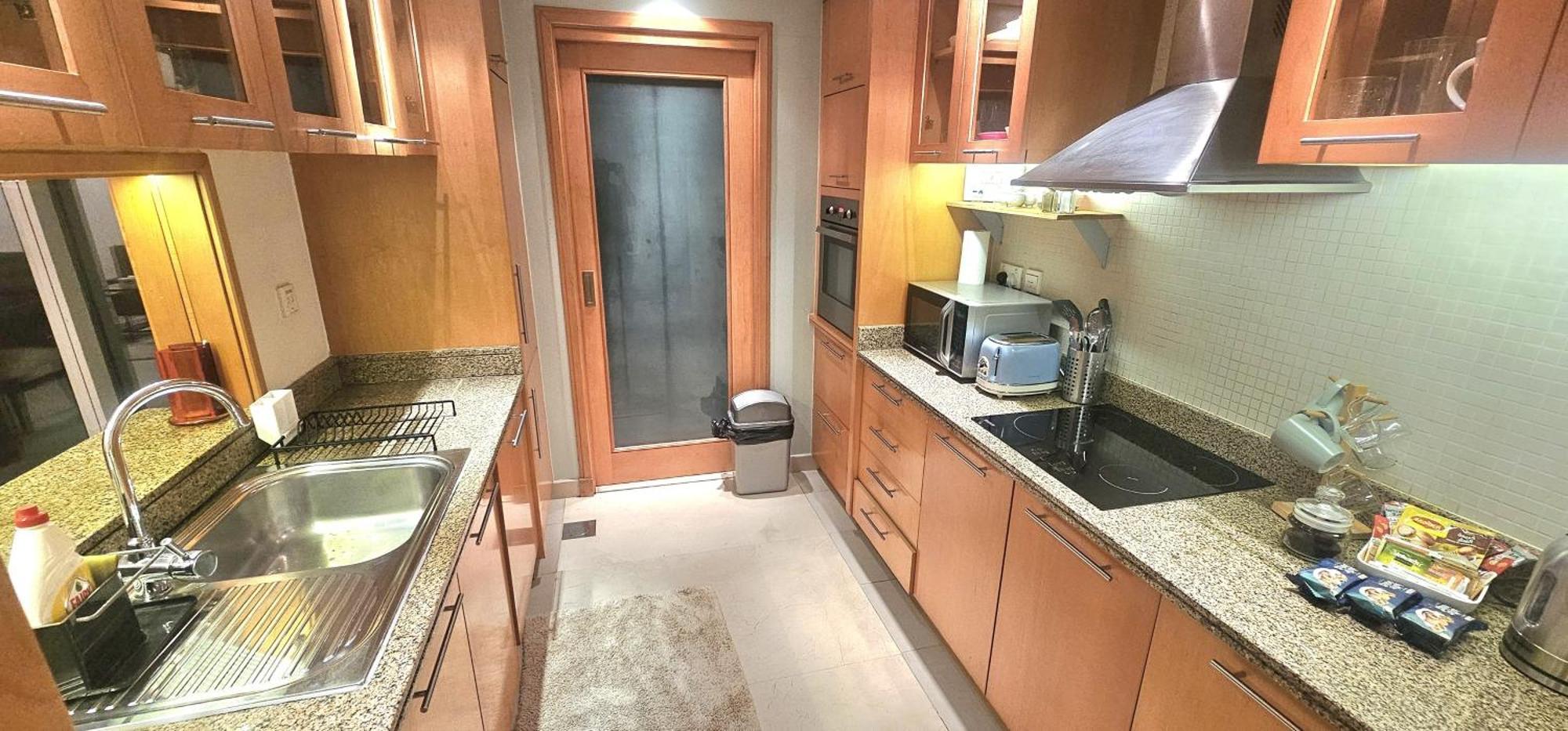 Apartment Luxurious Large 2br With Marina And Sea Views *
