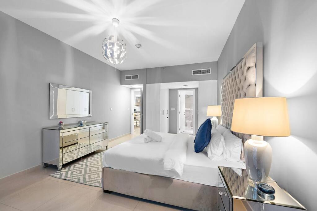 First Class 1br Modern & Stylish Living Apartment *