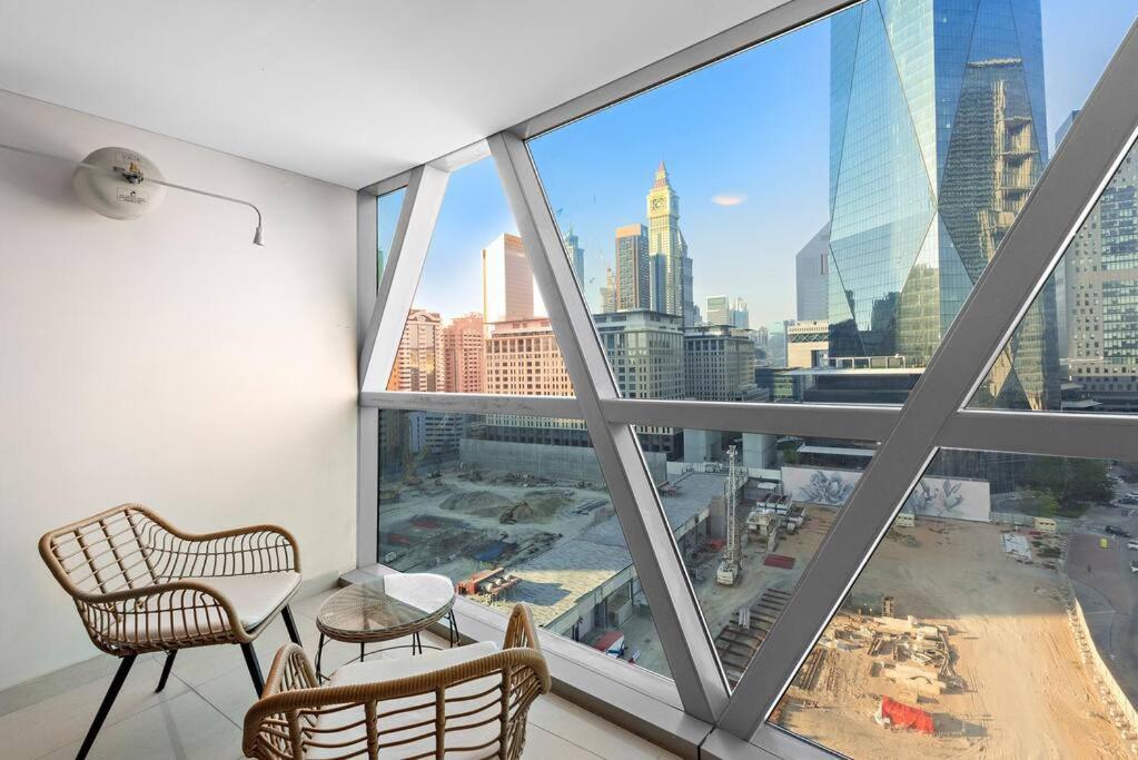 First Class 1br Modern & Stylish Living Apartment Dubai