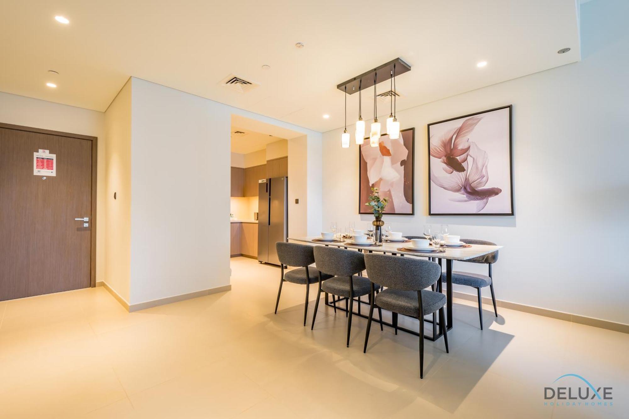 Luxurious 3br With Assistant In Act One Act Two Tower 2, Downtown By Deluxe Homes * Dubai