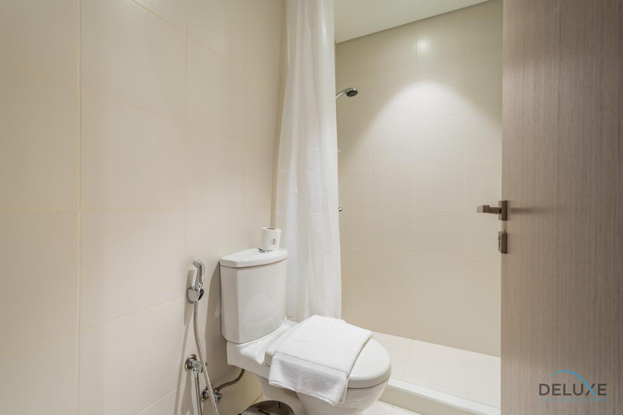 Apartment Luxurious 3br With Assistant In Act One Act Two Tower 2, Downtown By Deluxe Homes Dubai