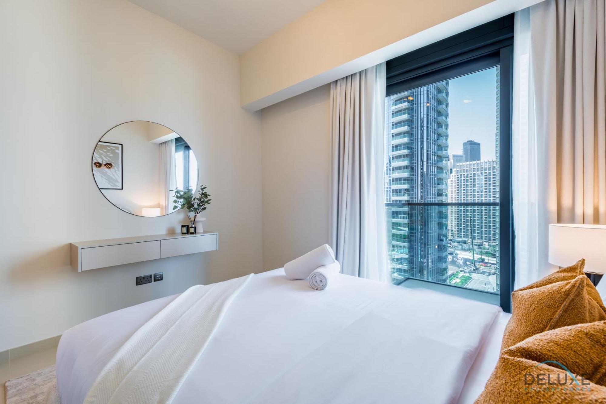 Luxurious 3br With Assistant In Act One Act Two Tower 2, Downtown By Deluxe Homes