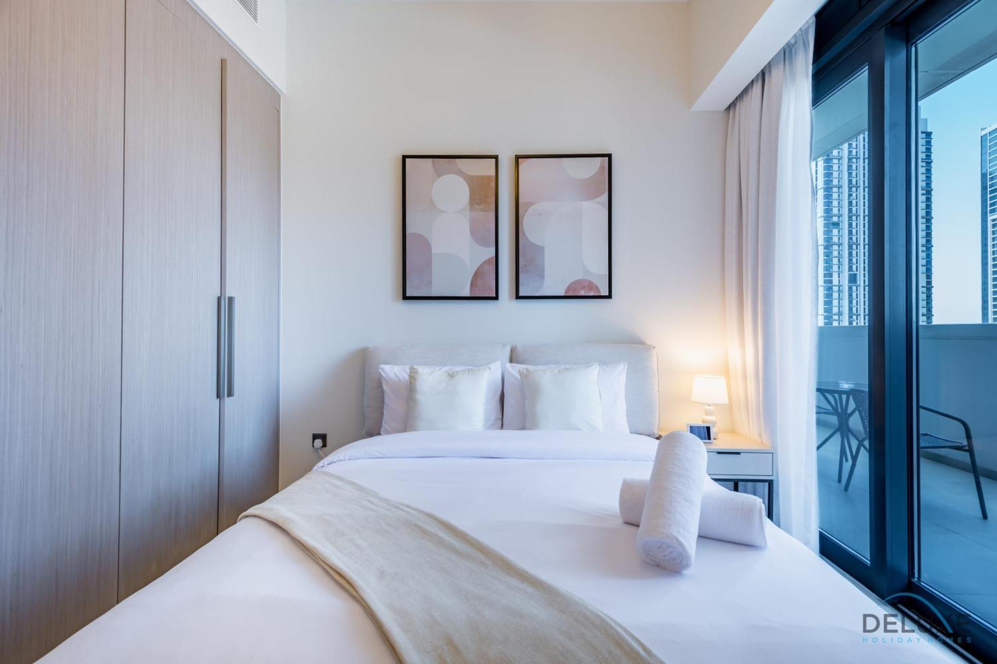 Luxurious 3br With Assistant In Act One Act Two Tower 2, Downtown By Deluxe Homes Apartment *