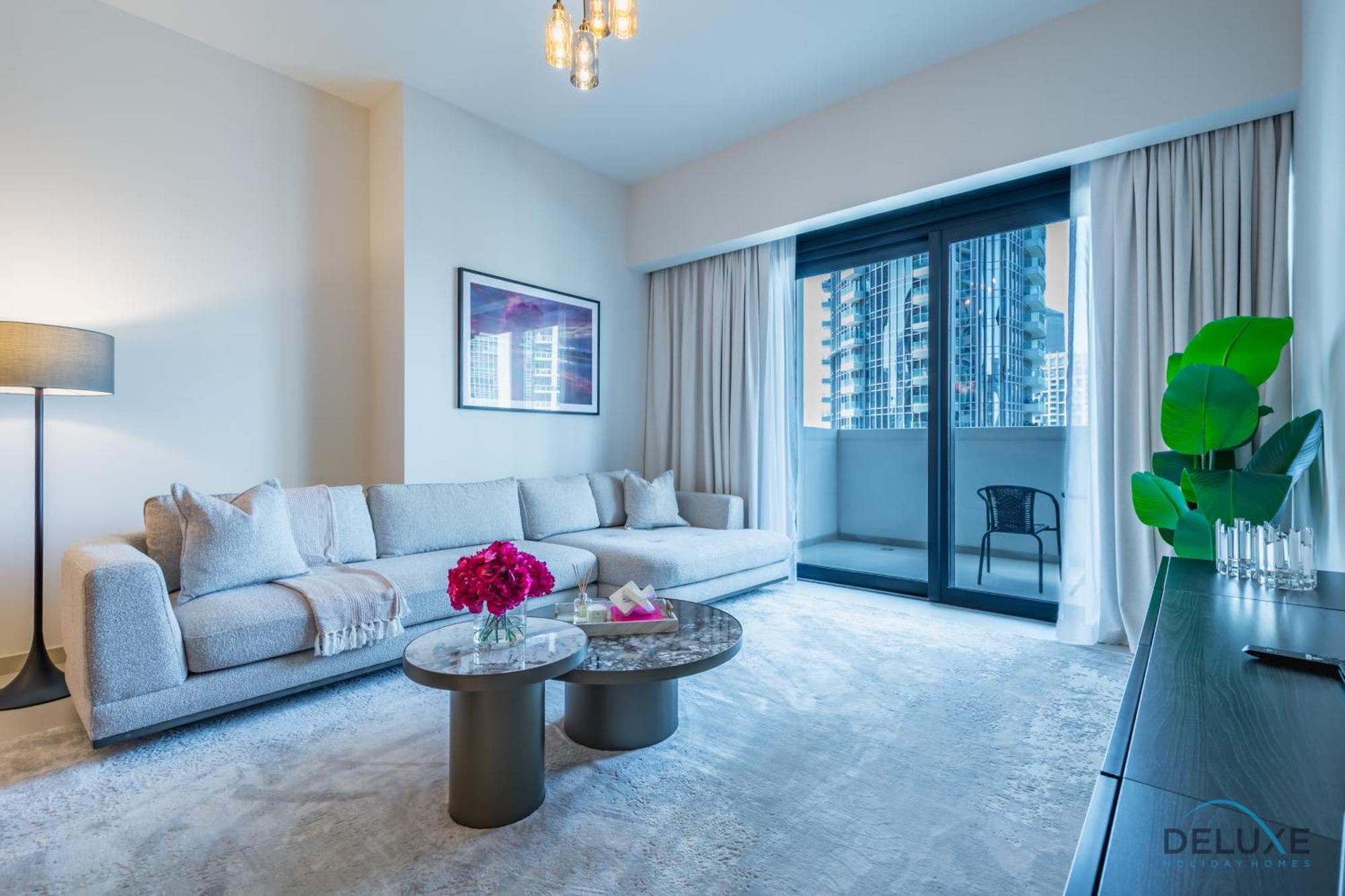 Luxurious 3br With Assistant In Act One Act Two Tower 2, Downtown By Deluxe Homes * Dubai