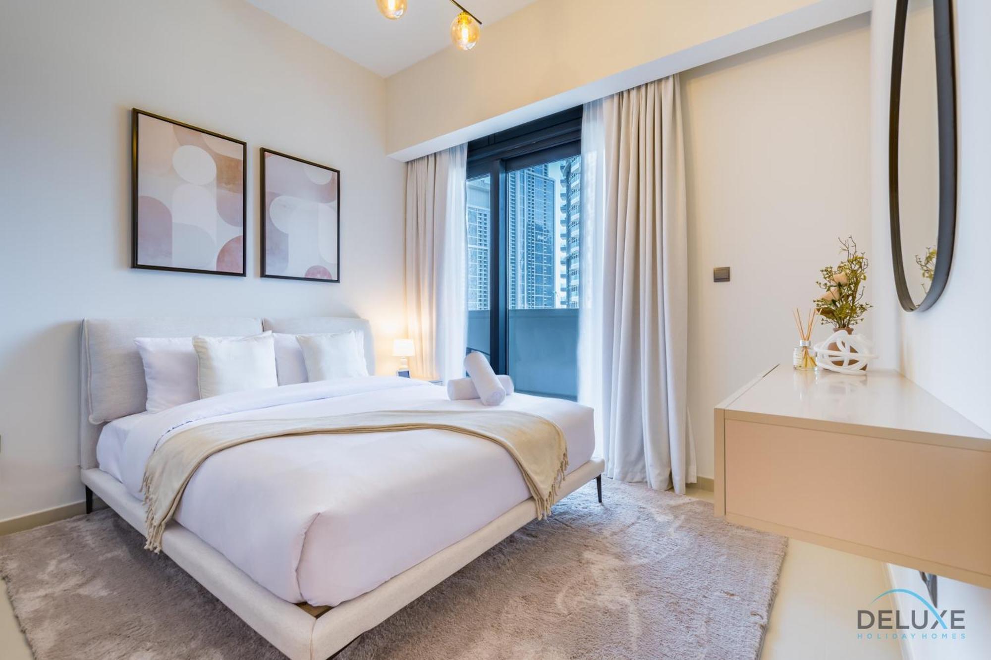 Apartment Luxurious 3br With Assistant In Act One Act Two Tower 2, Downtown By Deluxe Homes *