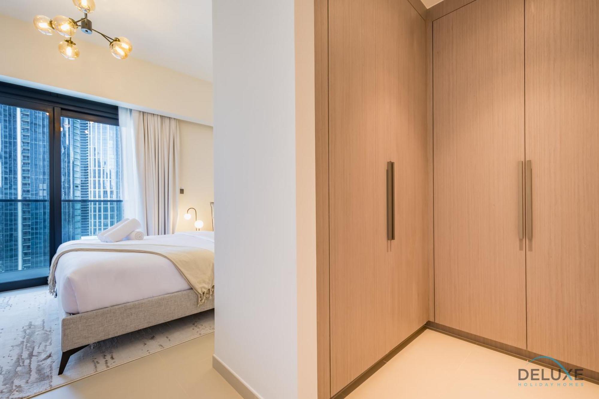 Luxurious 3br With Assistant In Act One Act Two Tower 2, Downtown By Deluxe Homes