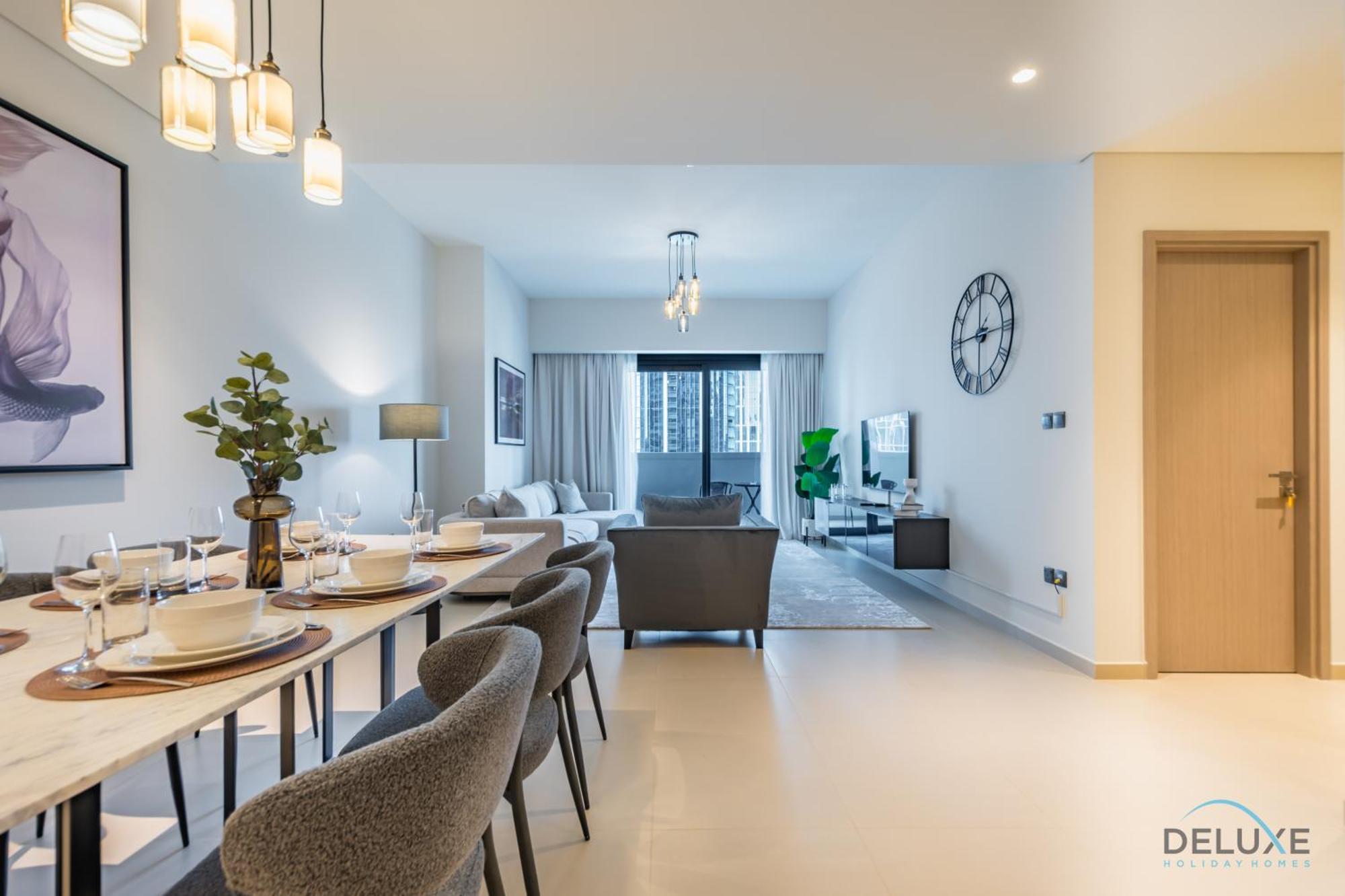 Apartment Luxurious 3br With Assistant In Act One Act Two Tower 2, Downtown By Deluxe Homes