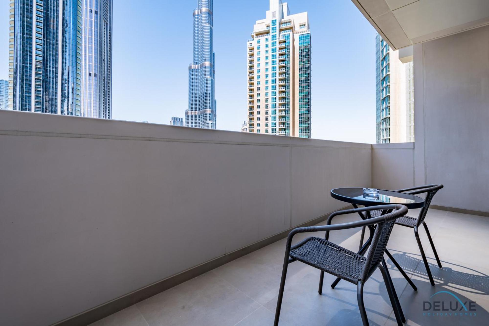 Apartment Luxurious 3br With Assistant In Act One Act Two Tower 2, Downtown By Deluxe Homes