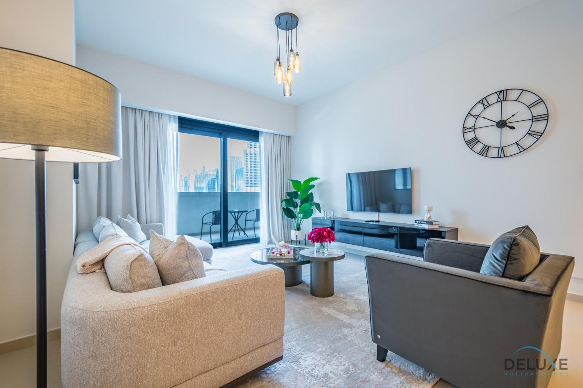 Apartment Luxurious 3br With Assistant In Act One Act Two Tower 2, Downtown By Deluxe Homes