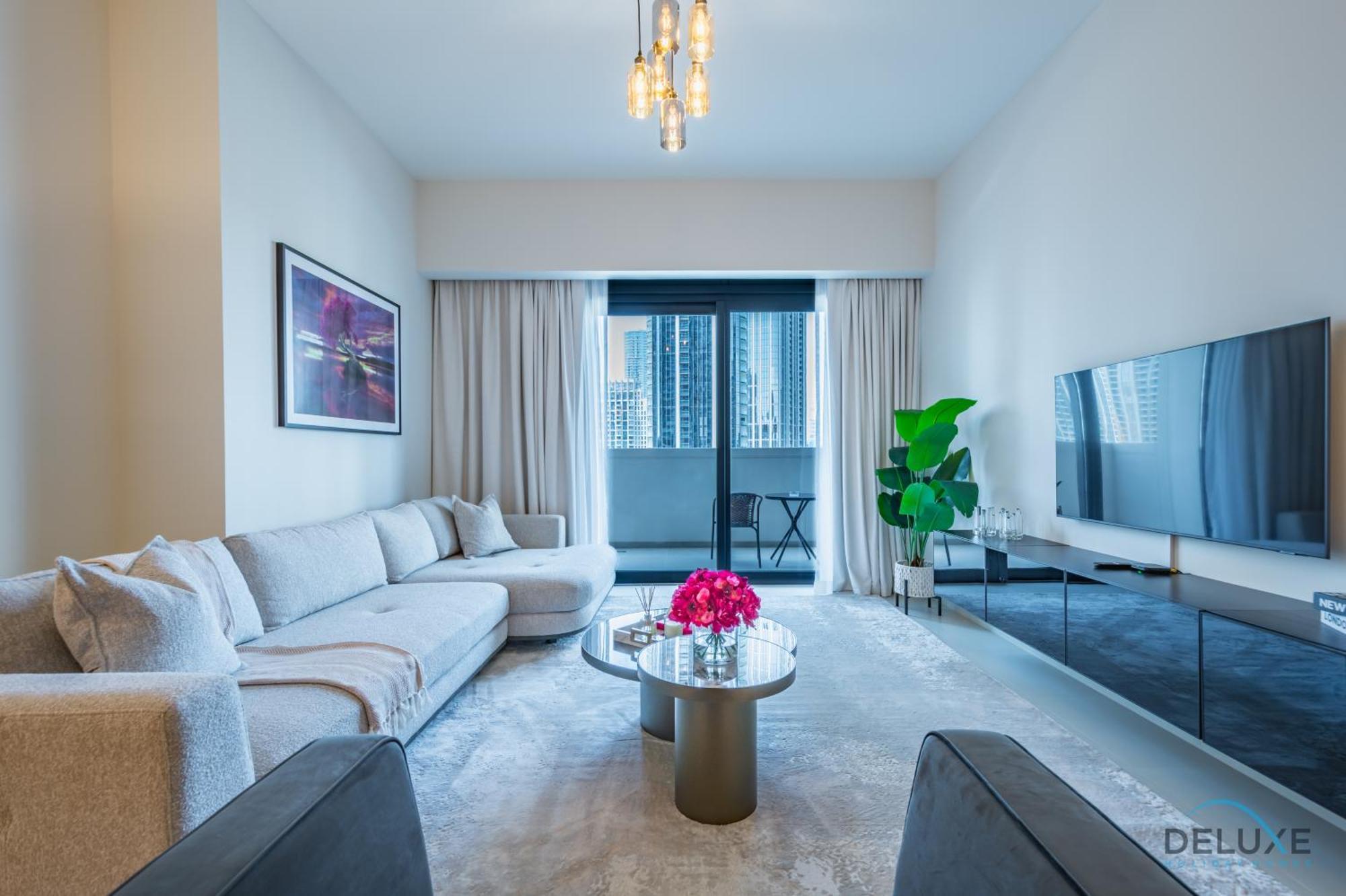 Apartment Luxurious 3br With Assistant In Act One Act Two Tower 2, Downtown By Deluxe Homes *