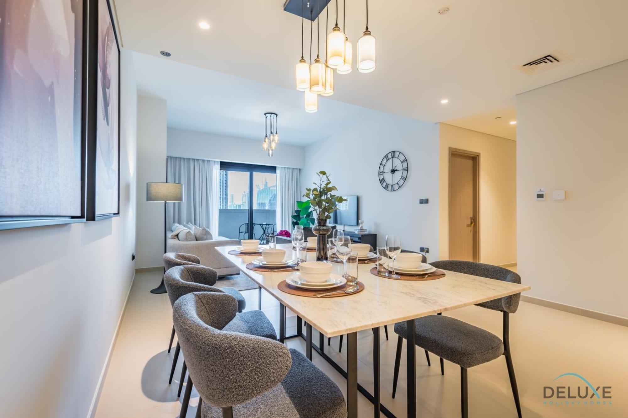 Luxurious 3br With Assistant In Act One Act Two Tower 2, Downtown By Deluxe Homes * Dubai