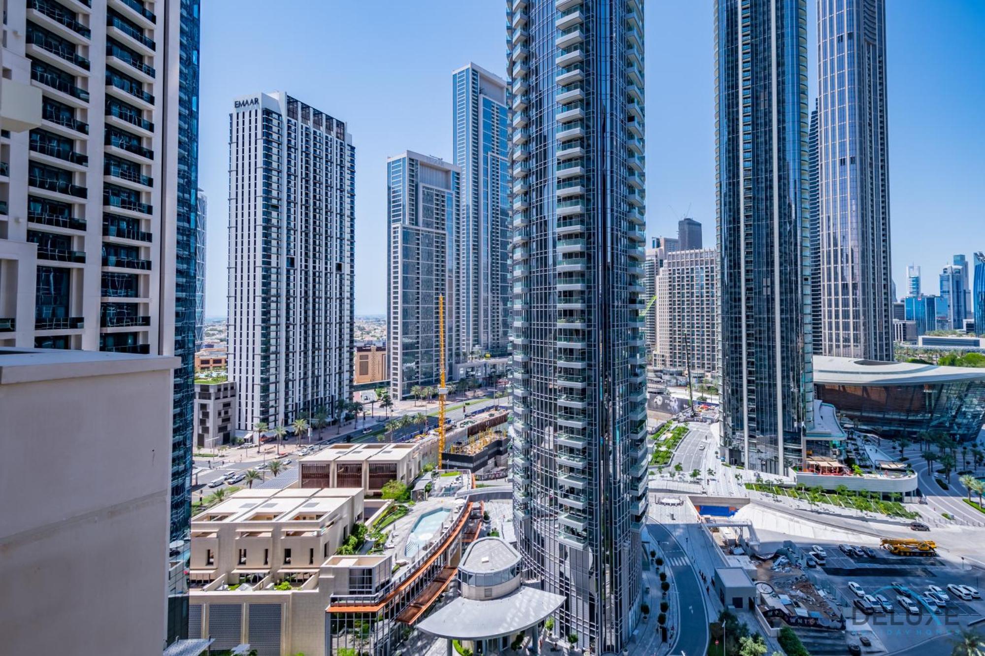Luxurious 3br With Assistant In Act One Act Two Tower 2, Downtown By Deluxe Homes *
