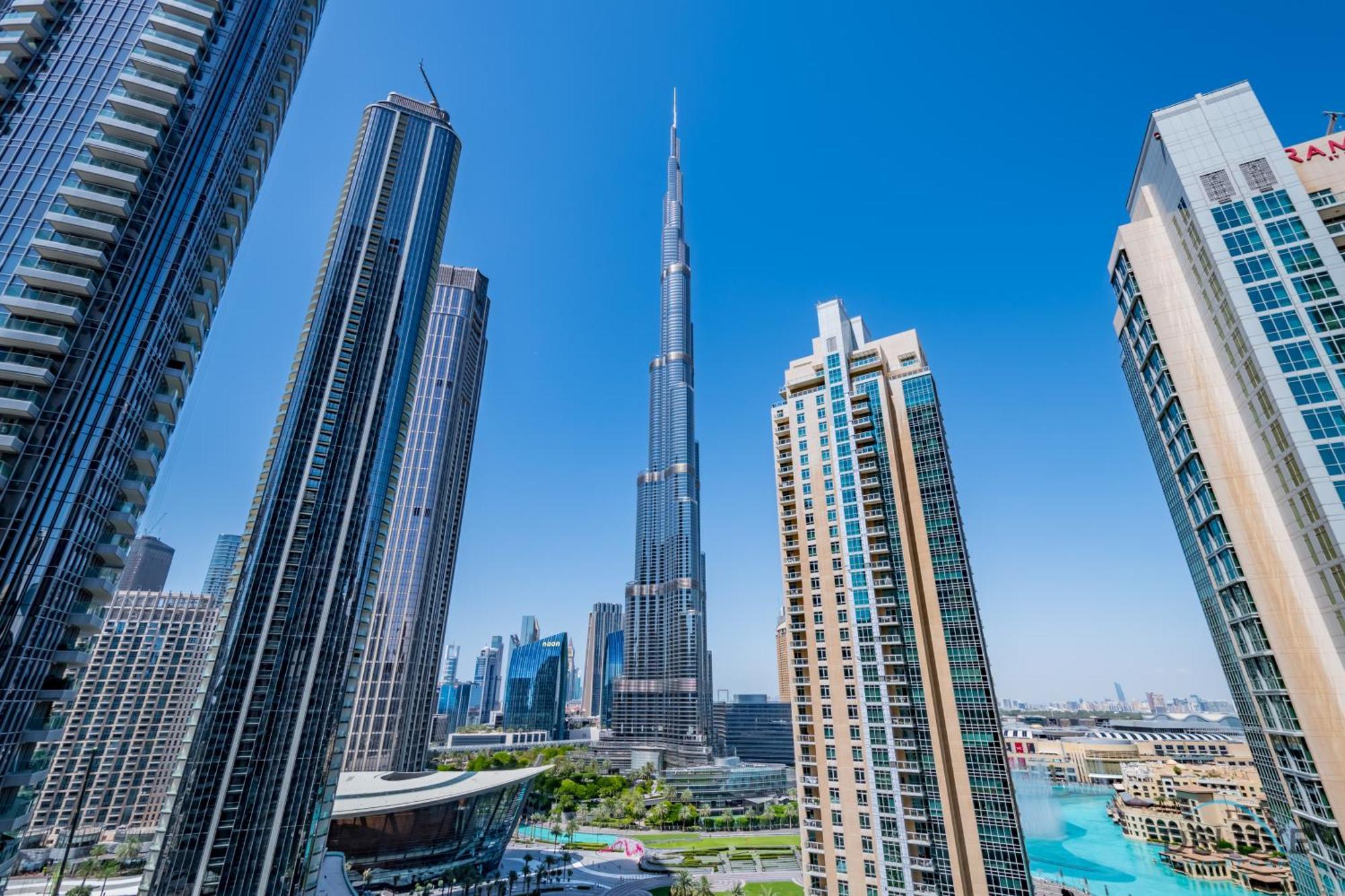 Luxurious 3br With Assistant In Act One Act Two Tower 2, Downtown By Deluxe Homes Dubai