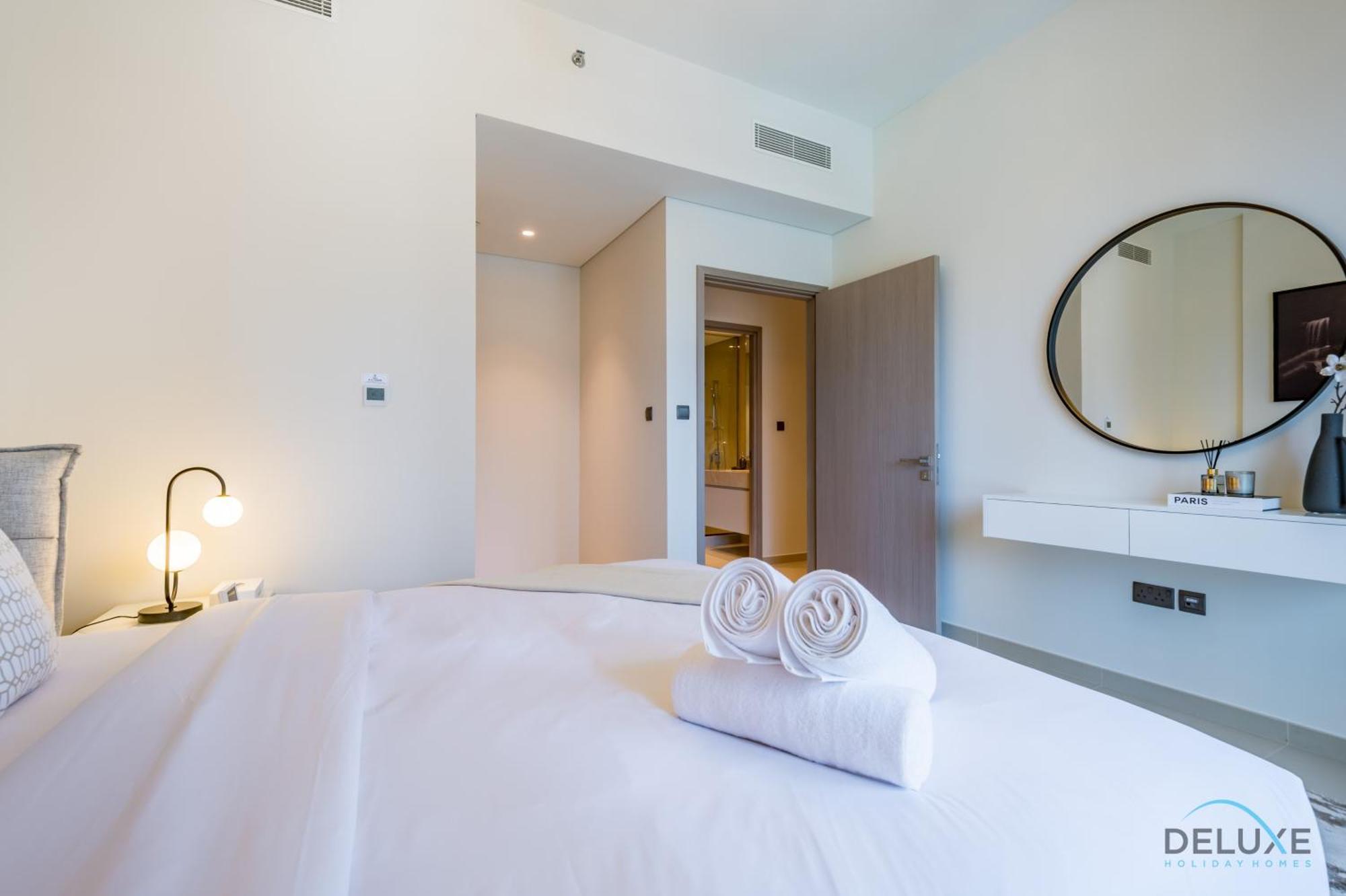 Luxurious 3br With Assistant In Act One Act Two Tower 2, Downtown By Deluxe Homes Apartment Dubai