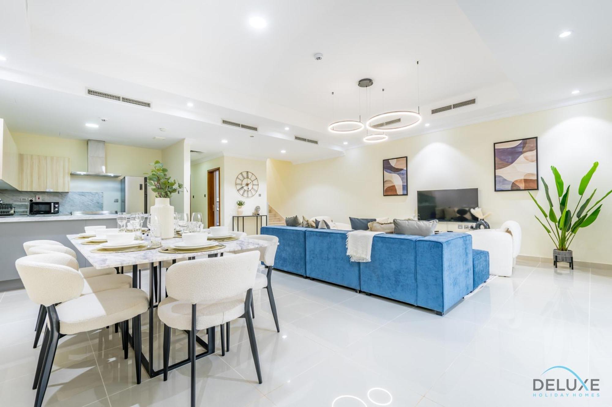 Apartment Tranquil 3br Townhouse With Assistant's At District 12 Jvc By Deluxe Dubai