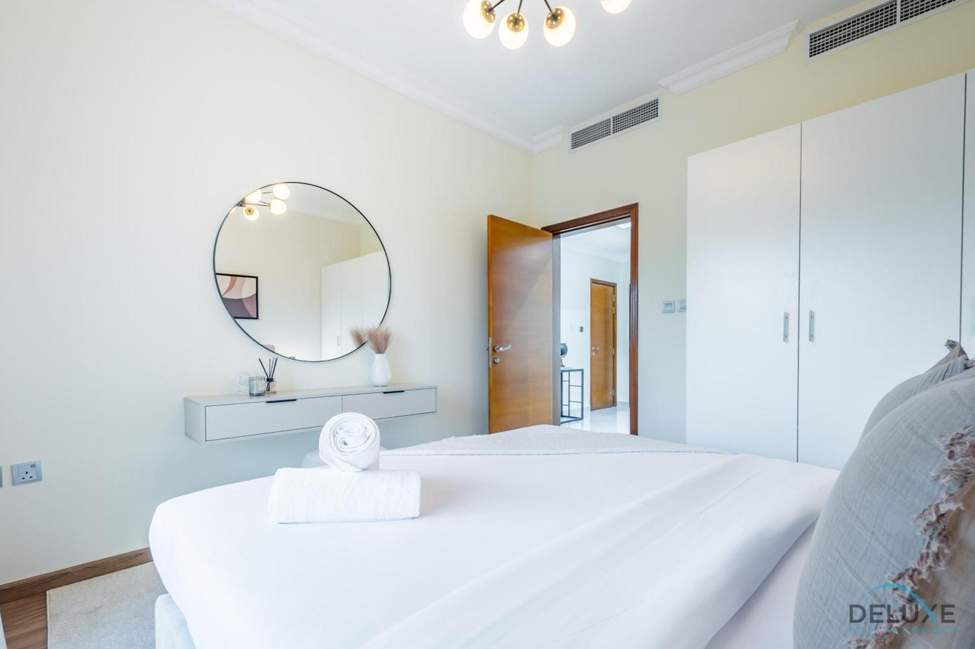 Tranquil 3br Townhouse With Assistant's At District 12 Jvc By Deluxe Apartment *