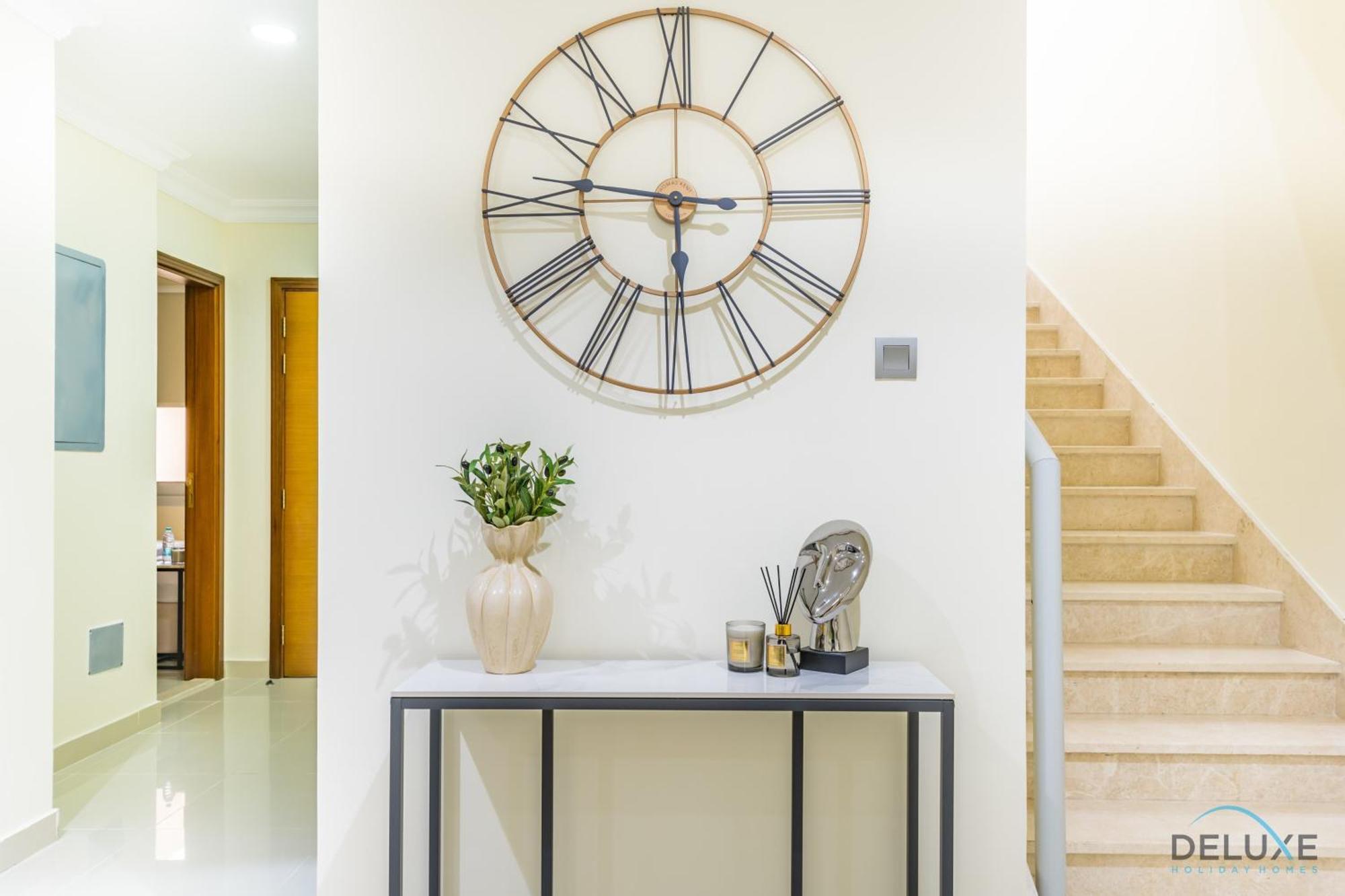 Tranquil 3br Townhouse With Assistant's At District 12 Jvc By Deluxe *