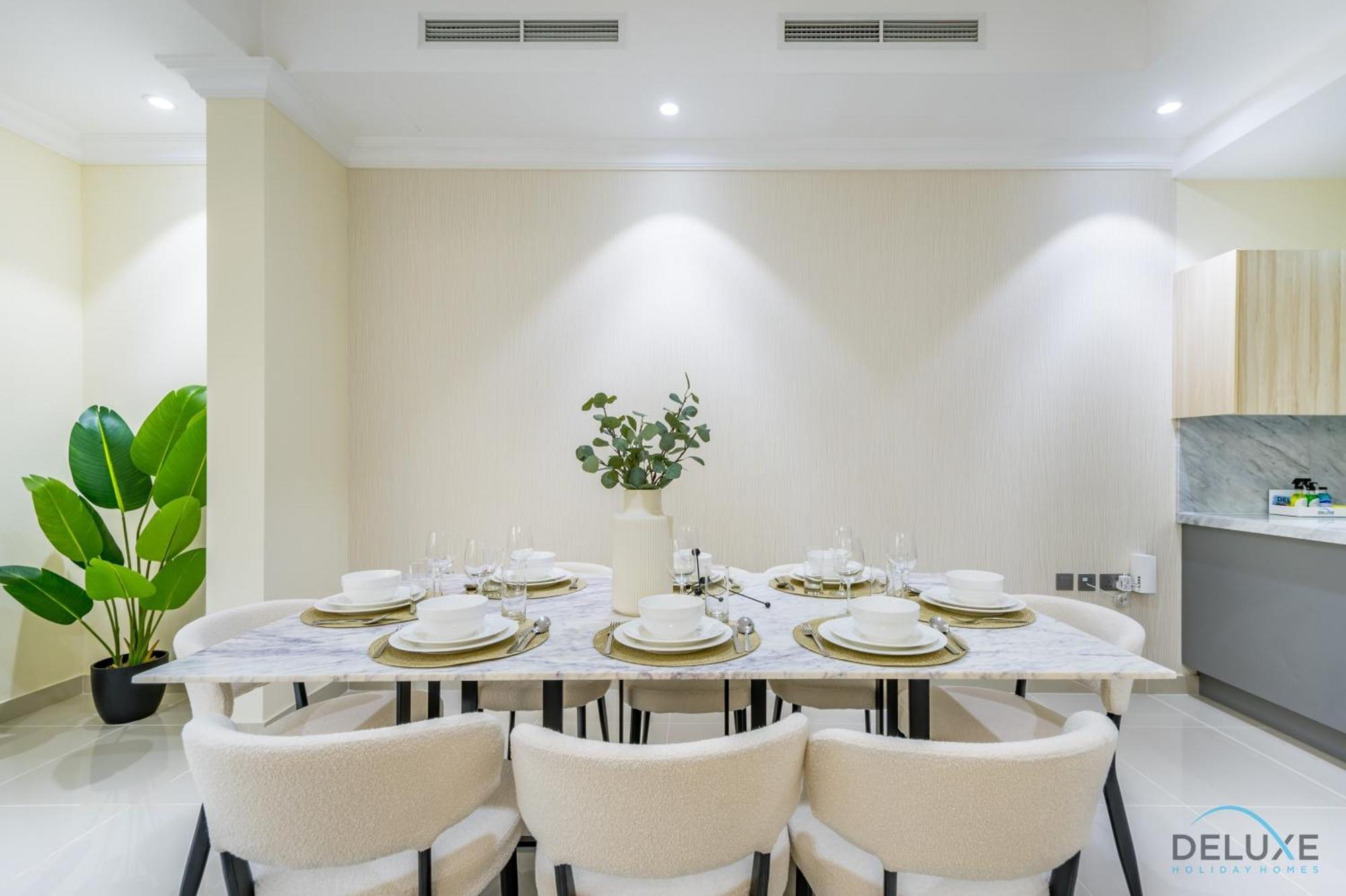 Apartment Tranquil 3br Townhouse With Assistant's At District 12 Jvc By Deluxe Dubai