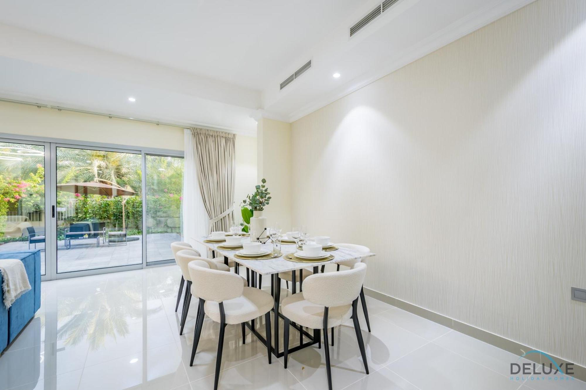 Tranquil 3br Townhouse With Assistant's At District 12 Jvc By Deluxe Apartment *