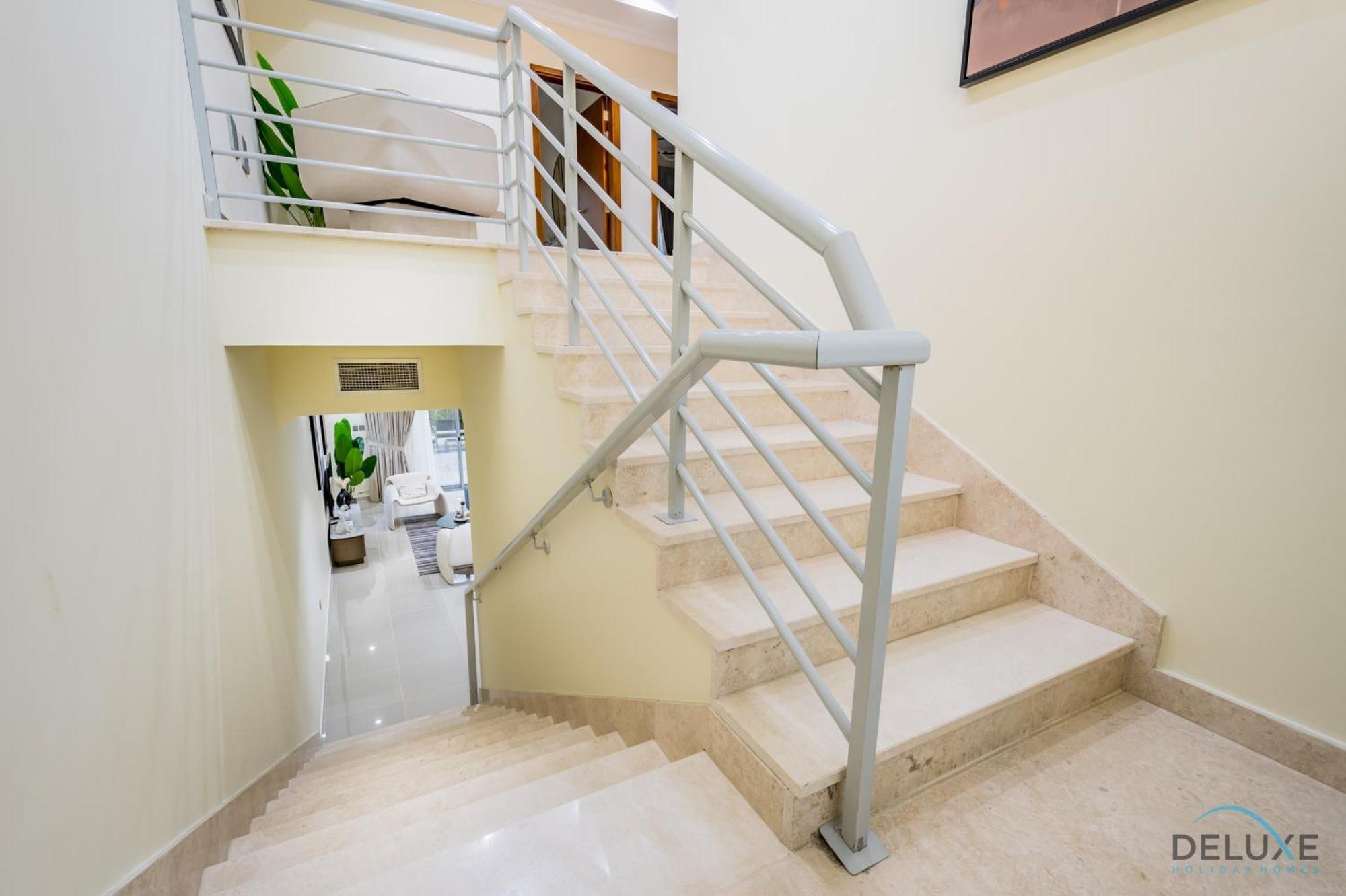 Apartment Tranquil 3br Townhouse With Assistant's At District 12 Jvc By Deluxe *